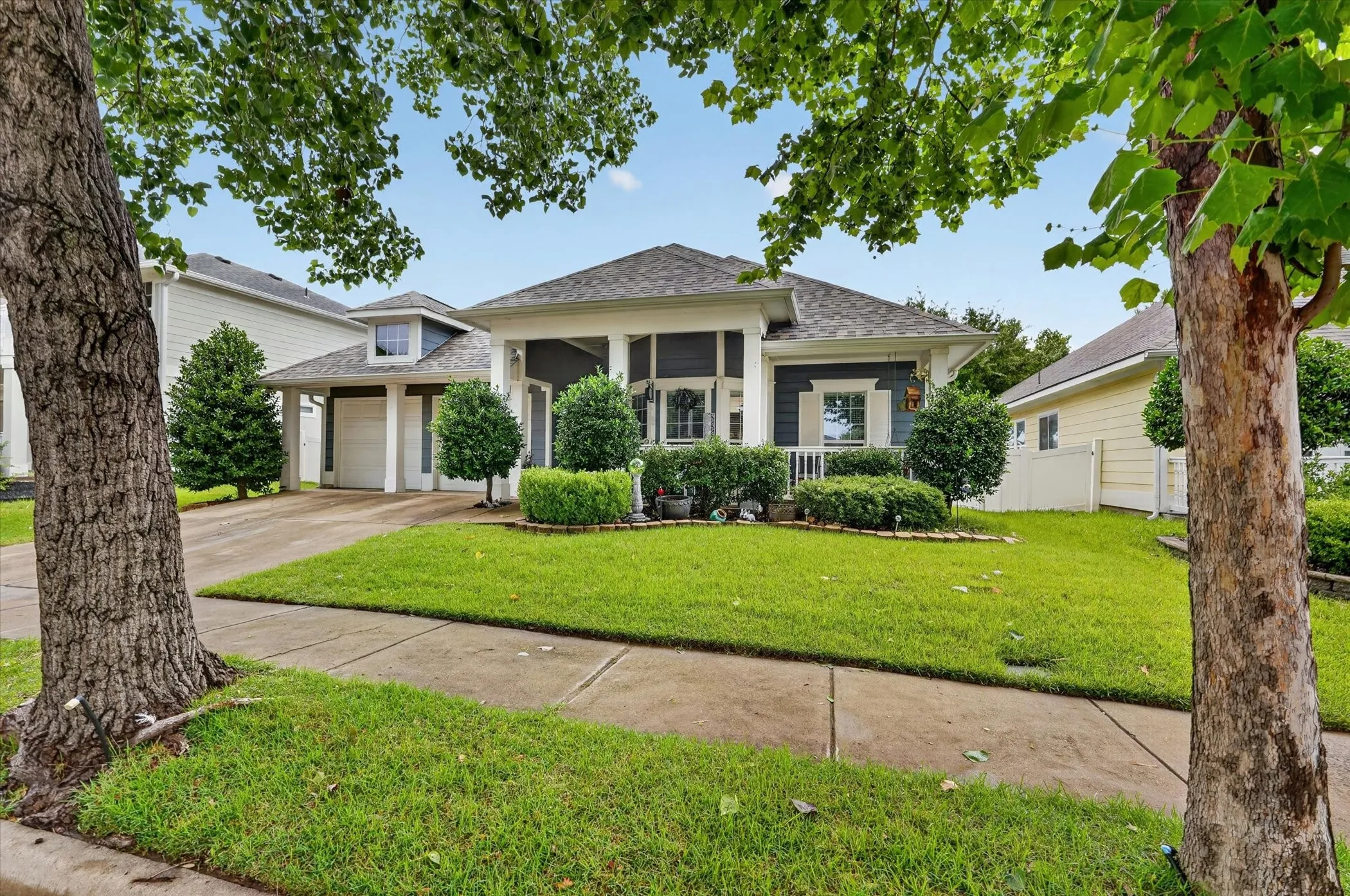 Single Family Residence For Sale in Denton County , 1008 Bell Manor Drive, Savannah, Texas 76227, 3 Bedroom, 2 Bathroom, 2 Garage spaces, 1,887 Sqft, built in 2005, mls#21308816, Real Estate Agent in Savannah, Homes For Sale in Denton county, Homes For Sale in Savannah, Realtor in Savannah Texas, Real Estate Brokerage Independent Realty Texas, Luminita Cordes Realtor