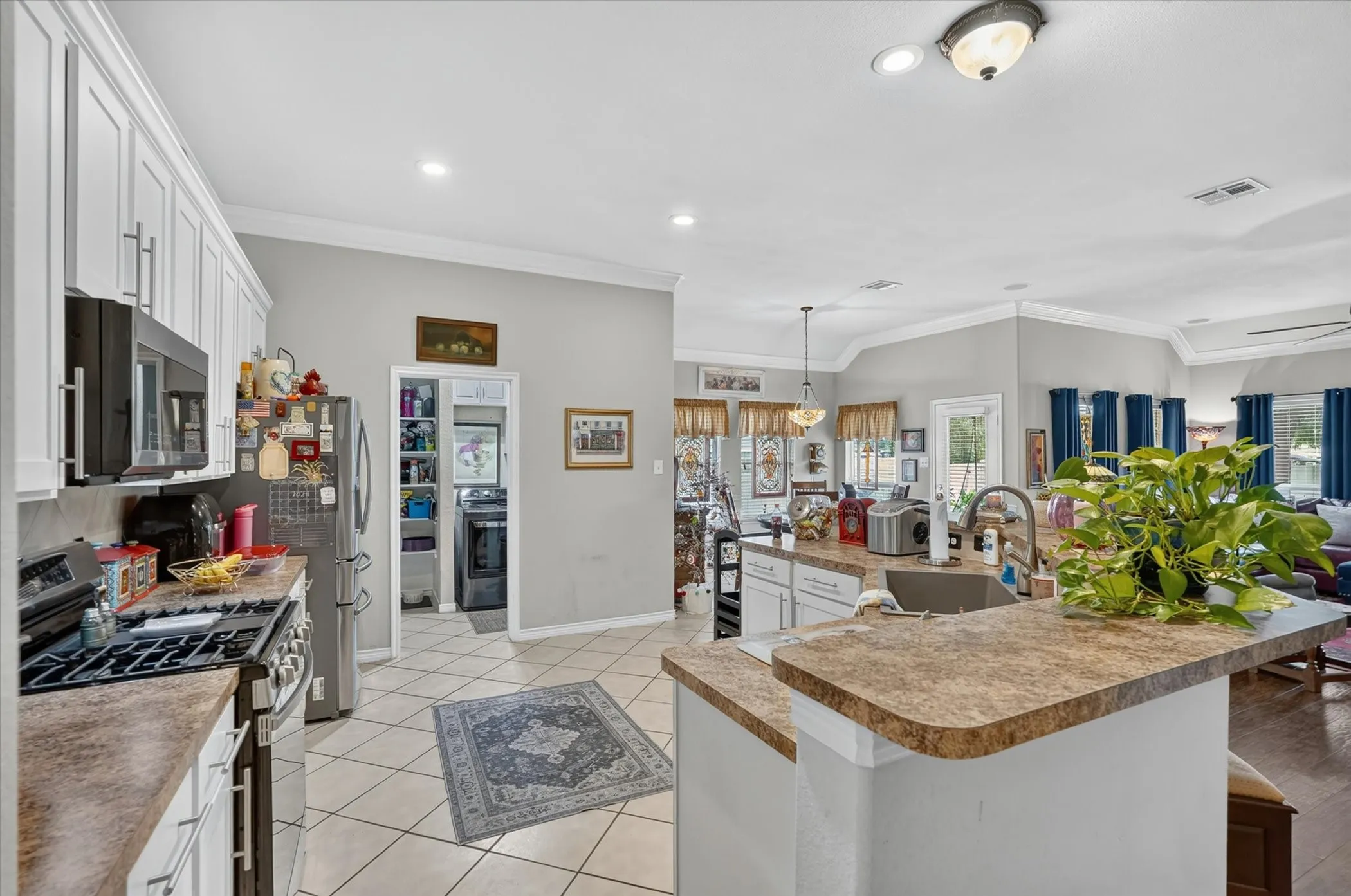 Single Family Residence For Sale in Denton County , 1008 Bell Manor Drive, Savannah, Texas 76227, 3 Bedroom, 2 Bathroom, 2 Garage spaces, 1,887 Sqft, built in 2005, mls#21308816, Real Estate Agent in Savannah, Homes For Sale in Denton county, Homes For Sale in Savannah, Realtor in Savannah Texas, Real Estate Brokerage Independent Realty Texas, Luminita Cordes Realtor