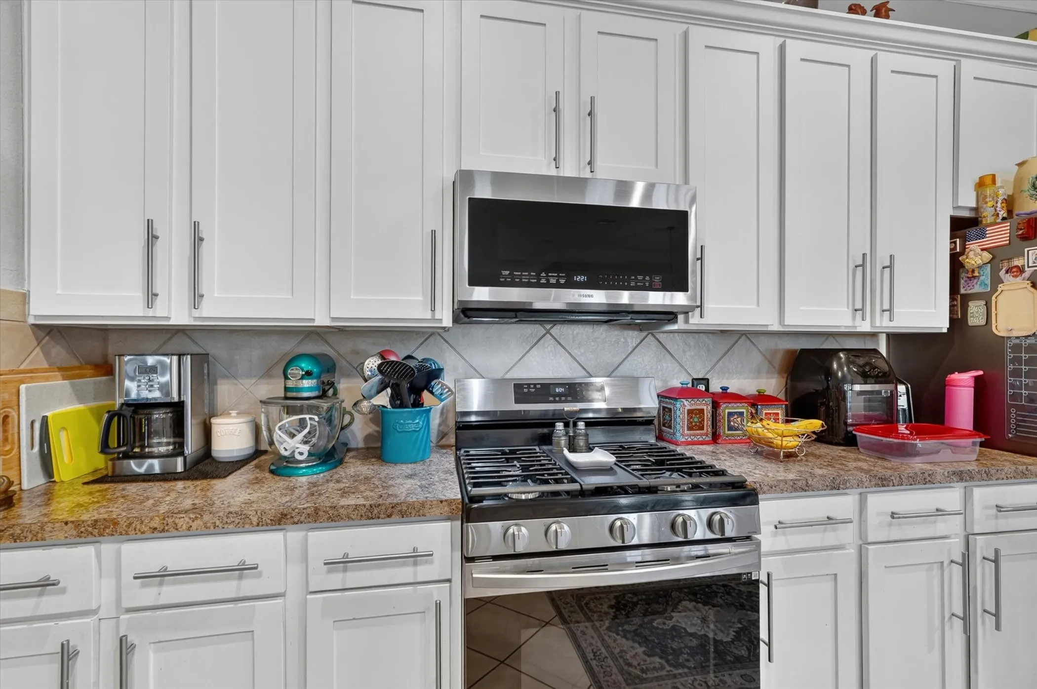 Single Family Residence For Sale in Denton County , 1008 Bell Manor Drive, Savannah, Texas 76227, 3 Bedroom, 2 Bathroom, 2 Garage spaces, 1,887 Sqft, built in 2005, mls#21308816, Real Estate Agent in Savannah, Homes For Sale in Denton county, Homes For Sale in Savannah, Realtor in Savannah Texas, Real Estate Brokerage Independent Realty Texas, Luminita Cordes Realtor