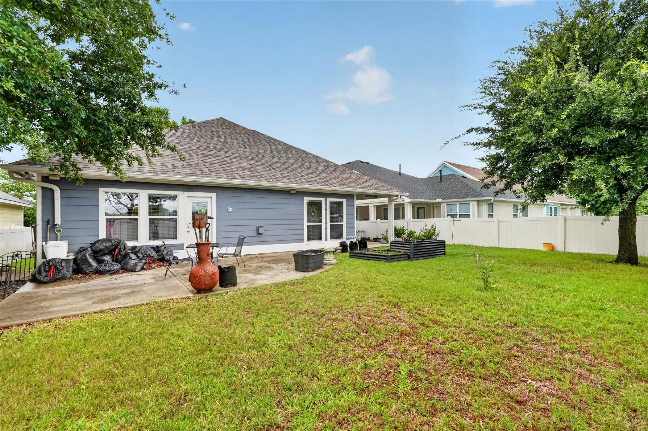 Single Family Residence For Sale in Denton County , 1008 Bell Manor Drive, Savannah, Texas 76227, 3 Bedroom, 2 Bathroom, 2 Garage spaces, 1,887 Sqft, built in 2005, mls#21308816, Real Estate Agent in Savannah, Homes For Sale in Denton county, Homes For Sale in Savannah, Realtor in Savannah Texas, Real Estate Brokerage Independent Realty Texas, Luminita Cordes Realtor