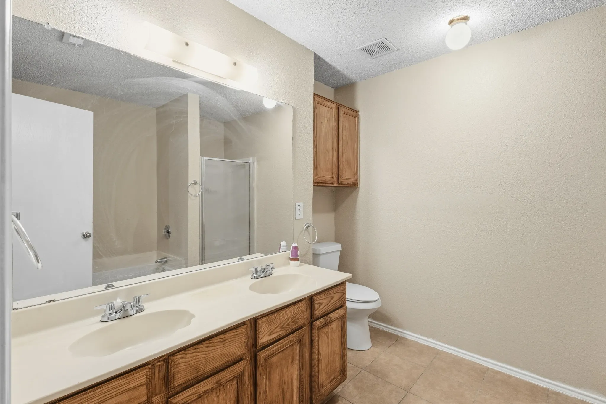 Single Family Residence For Rent in Tarrant County , 6720 Elk Trail, Arlington, Texas 76002, 3 Bedroom, 2 Bathroom, 2 Garage spaces, 1,744 Sqft, built in 1998, mls#21309895, Real Estate Agent in Arlington, Homes For Rent in Tarrant county, Homes For Rent in Arlington, Realtor in Arlington Texas, Real Estate Brokerage Independent Realty Texas, Luminita Cordes Realtor