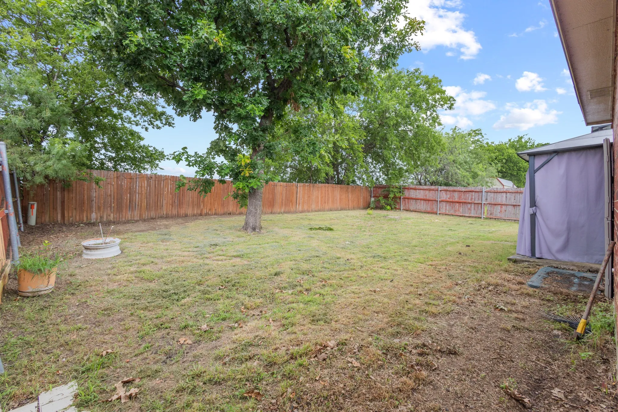 Single Family Residence For Rent in Tarrant County , 6720 Elk Trail, Arlington, Texas 76002, 3 Bedroom, 2 Bathroom, 2 Garage spaces, 1,744 Sqft, built in 1998, mls#21309895, Real Estate Agent in Arlington, Homes For Rent in Tarrant county, Homes For Rent in Arlington, Realtor in Arlington Texas, Real Estate Brokerage Independent Realty Texas, Luminita Cordes Realtor