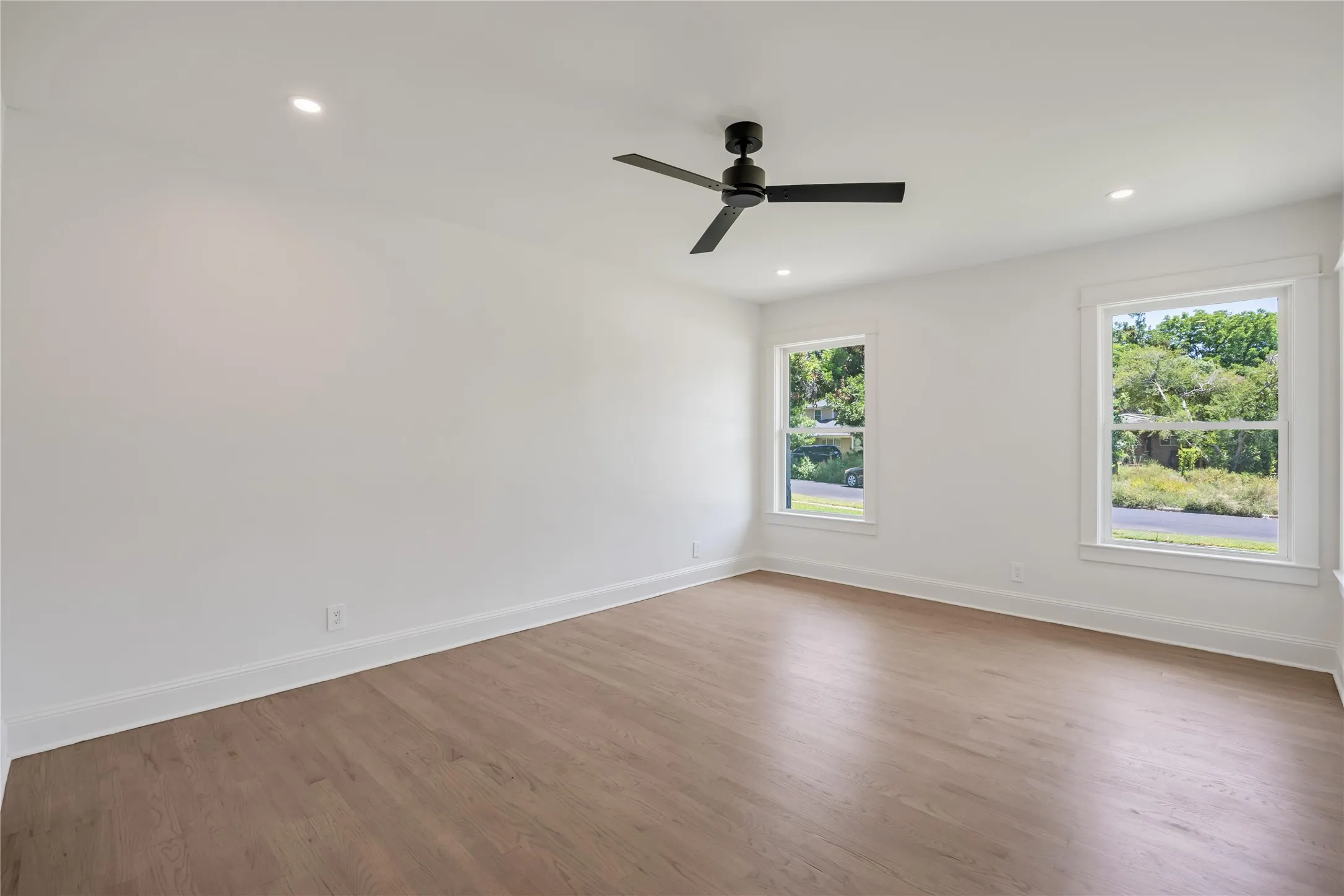 Single Family Residence For Sale in Dallas County , 7103 Westbrook Lane, Dallas, Texas 75214, 4 Bedroom, 3 Bathroom, 2 Garage spaces, 2,535 Sqft, built in 1954, mls#21309896, Real Estate Agent in Dallas, Homes For Sale in Dallas county, Homes For Sale in Dallas, Realtor in Dallas Texas, Real Estate Brokerage Independent Realty Texas, Luminita Cordes Realtor