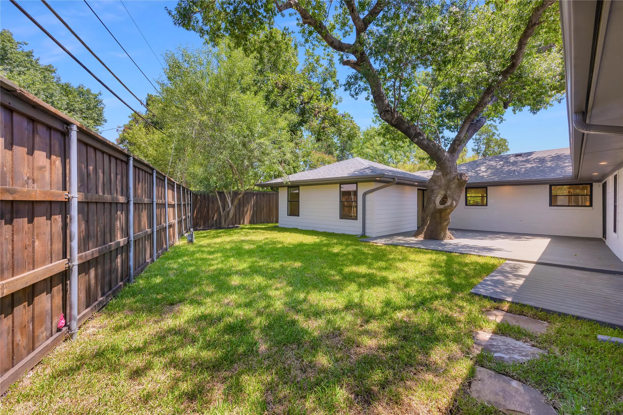 Single Family Residence For Sale in Dallas County , 7103 Westbrook Lane, Dallas, Texas 75214, 4 Bedroom, 3 Bathroom, 2 Garage spaces, 2,535 Sqft, built in 1954, mls#21309896, Real Estate Agent in Dallas, Homes For Sale in Dallas county, Homes For Sale in Dallas, Realtor in Dallas Texas, Real Estate Brokerage Independent Realty Texas, Luminita Cordes Realtor