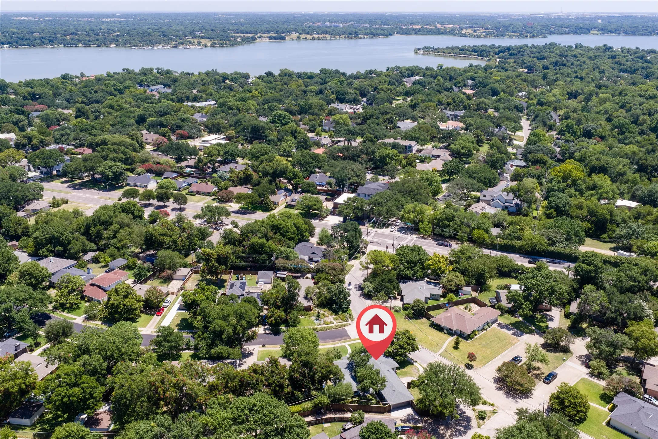 Single Family Residence For Sale in Dallas County , 7103 Westbrook Lane, Dallas, Texas 75214, 4 Bedroom, 3 Bathroom, 2 Garage spaces, 2,535 Sqft, built in 1954, mls#21309896, Real Estate Agent in Dallas, Homes For Sale in Dallas county, Homes For Sale in Dallas, Realtor in Dallas Texas, Real Estate Brokerage Independent Realty Texas, Luminita Cordes Realtor