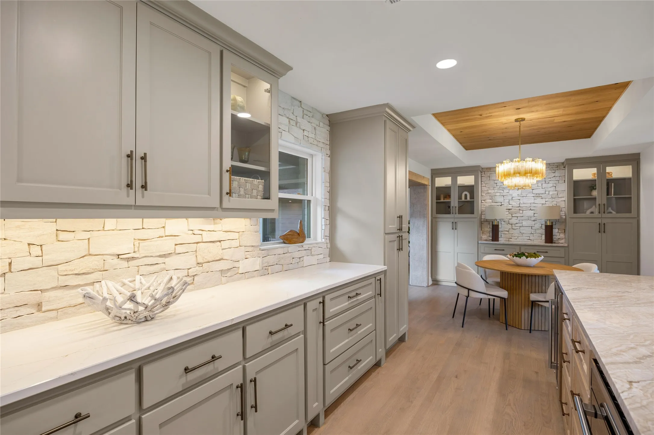 Single Family Residence For Sale in Dallas County , 7103 Westbrook Lane, Dallas, Texas 75214, 4 Bedroom, 3 Bathroom, 2 Garage spaces, 2,535 Sqft, built in 1954, mls#21309896, Real Estate Agent in Dallas, Homes For Sale in Dallas county, Homes For Sale in Dallas, Realtor in Dallas Texas, Real Estate Brokerage Independent Realty Texas, Luminita Cordes Realtor