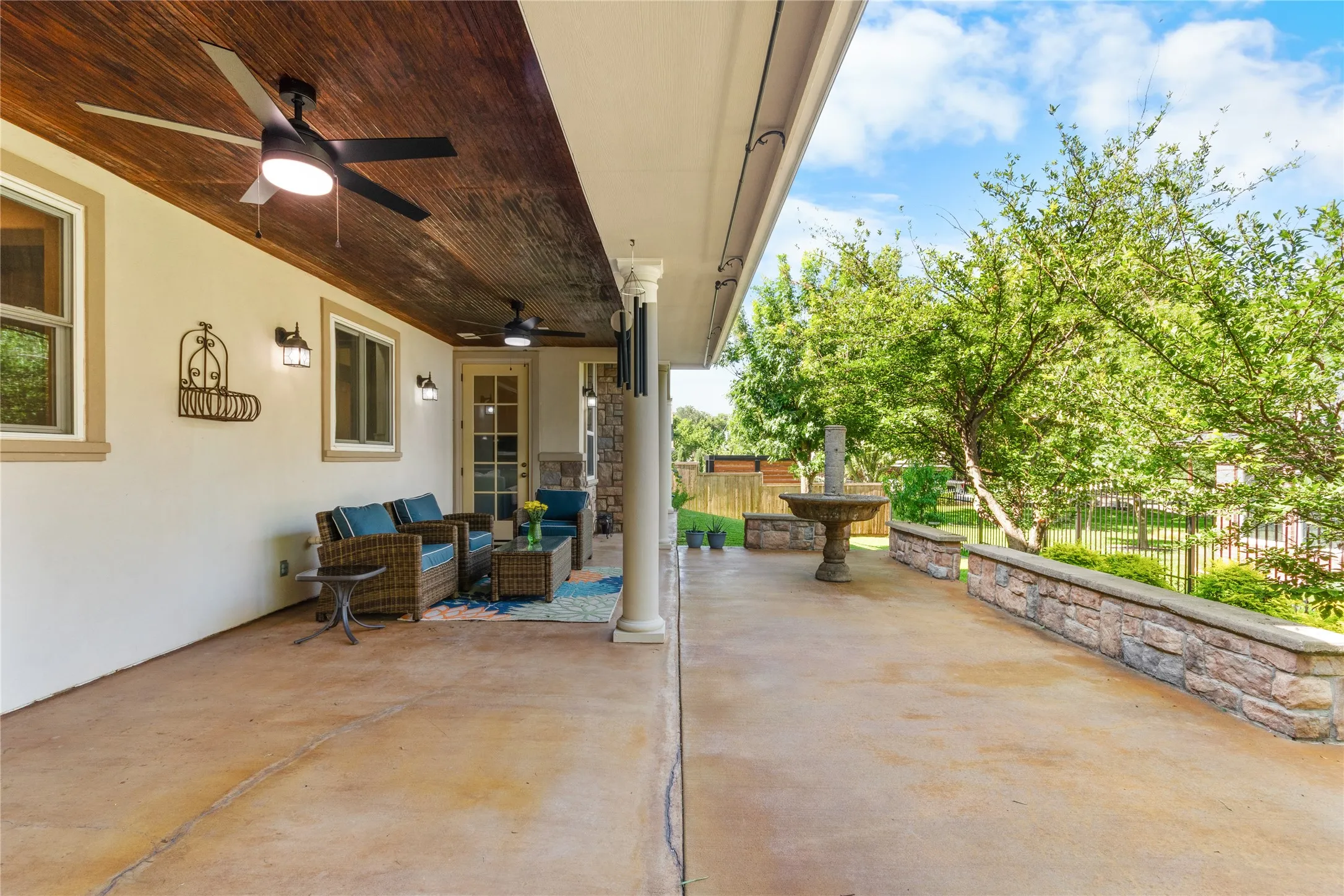 Single Family Residence For Sale in Denton County , 4921 Dogwood Street, Flower Mound, Texas 75028, 3 Bedroom, 3 Bathroom, 2 Garage spaces, 3,004 Sqft, built in 2009, Price $689,900, mls#21291040, Real Estate Agent in Flower Mound, Homes For Sale in Denton county, Homes For Sale in Flower Mound, Realtor in Flower Mound Texas, Real Estate Brokerage Independent Realty Texas, Luminita Cordes Realtor