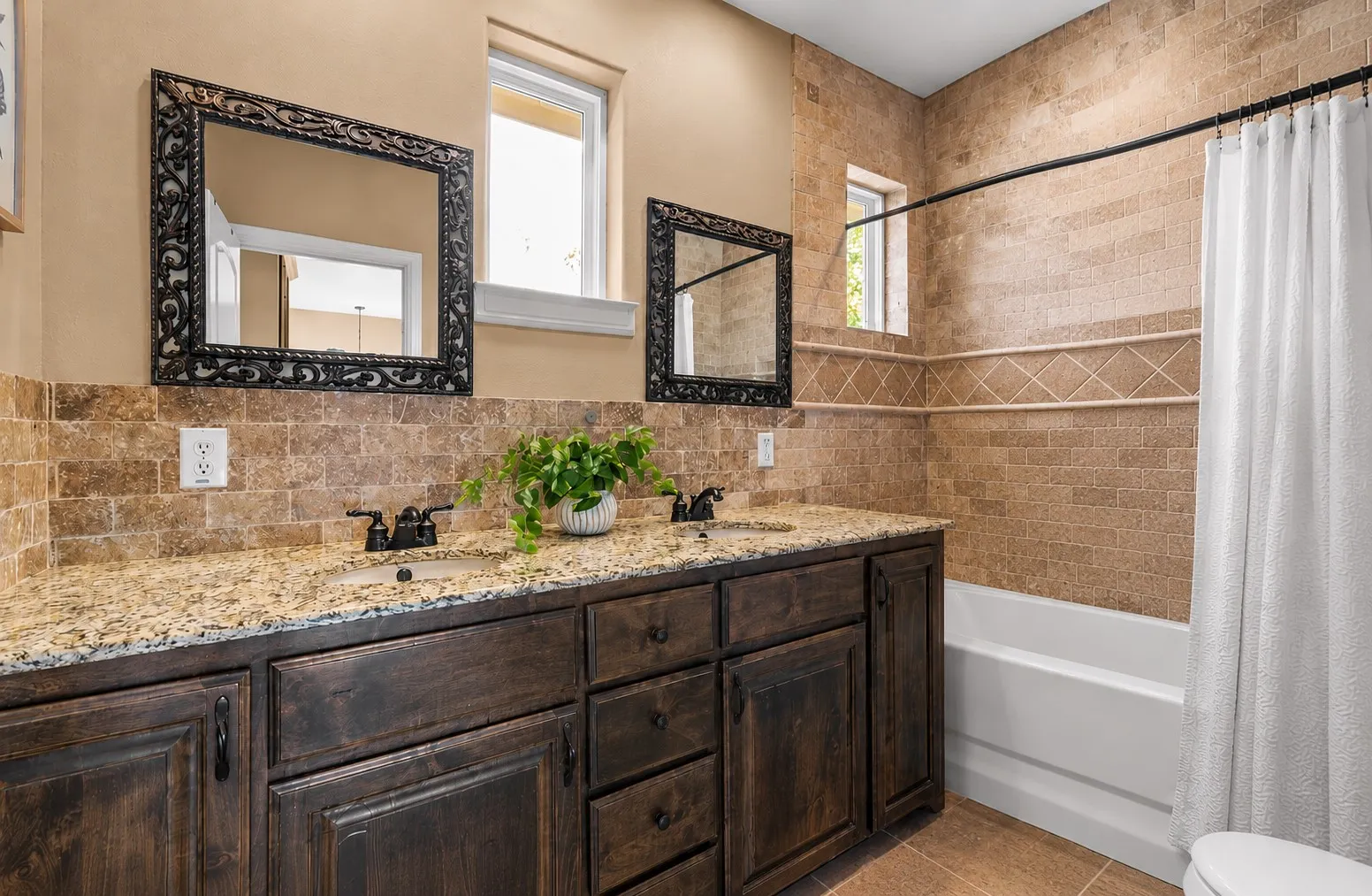 Single Family Residence For Sale in Denton County , 4921 Dogwood Street, Flower Mound, Texas 75028, 3 Bedroom, 3 Bathroom, 2 Garage spaces, 3,004 Sqft, built in 2009, Price $689,900, mls#21291040, Real Estate Agent in Flower Mound, Homes For Sale in Denton county, Homes For Sale in Flower Mound, Realtor in Flower Mound Texas, Real Estate Brokerage Independent Realty Texas, Luminita Cordes Realtor