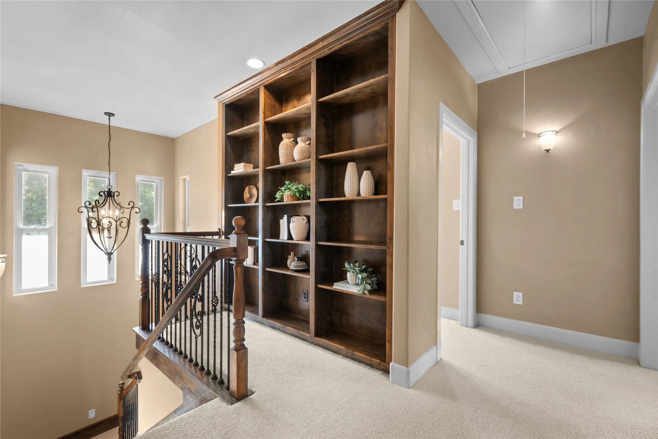 Single Family Residence For Sale in Denton County , 4921 Dogwood Street, Flower Mound, Texas 75028, 3 Bedroom, 3 Bathroom, 2 Garage spaces, 3,004 Sqft, built in 2009, Price $689,900, mls#21291040, Real Estate Agent in Flower Mound, Homes For Sale in Denton county, Homes For Sale in Flower Mound, Realtor in Flower Mound Texas, Real Estate Brokerage Independent Realty Texas, Luminita Cordes Realtor