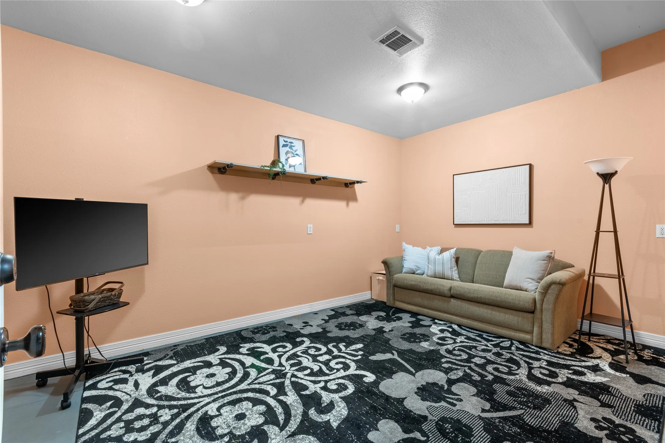 Single Family Residence For Sale in Denton County , 4921 Dogwood Street, Flower Mound, Texas 75028, 3 Bedroom, 3 Bathroom, 2 Garage spaces, 3,004 Sqft, built in 2009, Price $689,900, mls#21291040, Real Estate Agent in Flower Mound, Homes For Sale in Denton county, Homes For Sale in Flower Mound, Realtor in Flower Mound Texas, Real Estate Brokerage Independent Realty Texas, Luminita Cordes Realtor