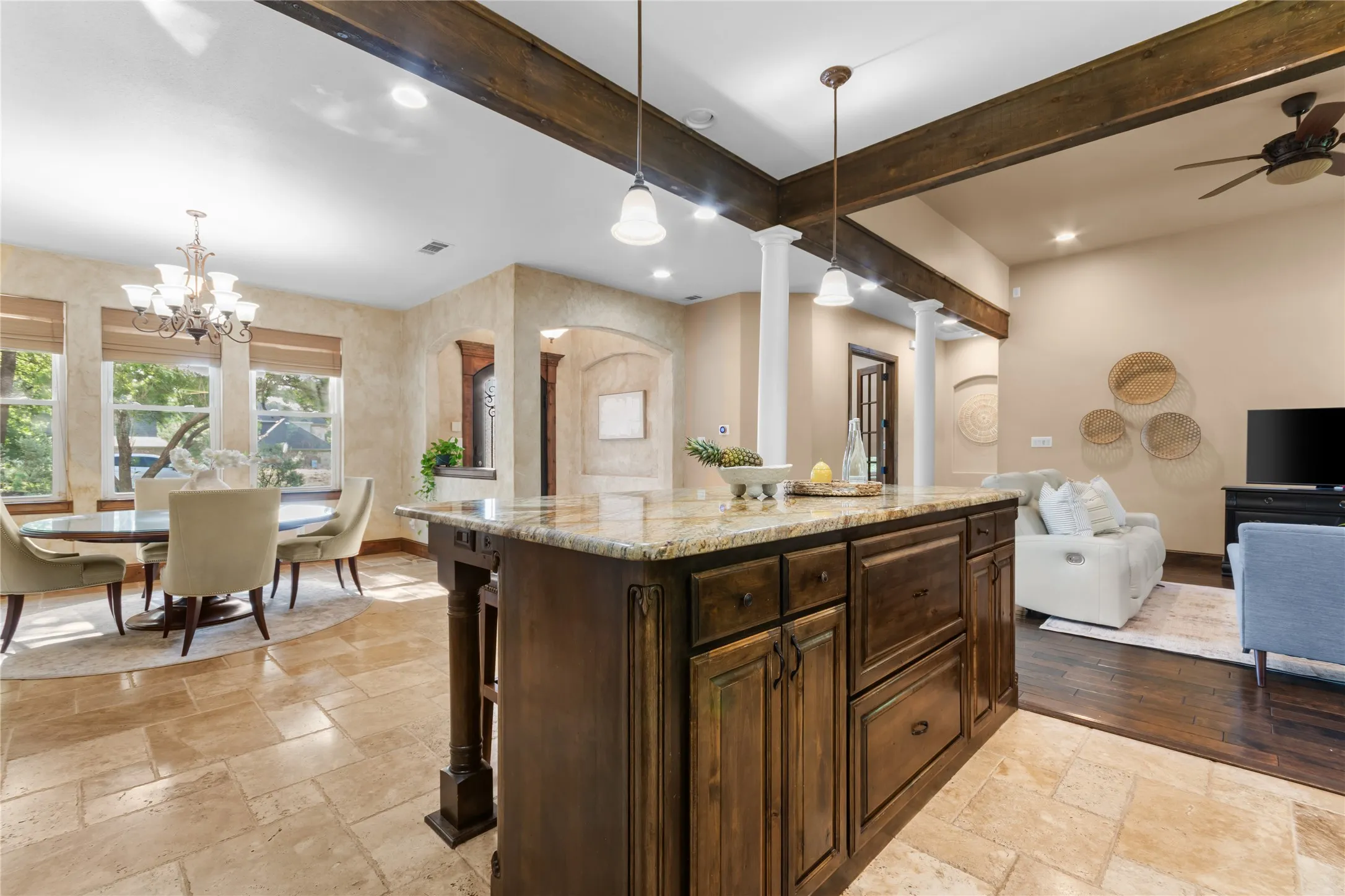 Single Family Residence For Sale in Denton County , 4921 Dogwood Street, Flower Mound, Texas 75028, 3 Bedroom, 3 Bathroom, 2 Garage spaces, 3,004 Sqft, built in 2009, Price $689,900, mls#21291040, Real Estate Agent in Flower Mound, Homes For Sale in Denton county, Homes For Sale in Flower Mound, Realtor in Flower Mound Texas, Real Estate Brokerage Independent Realty Texas, Luminita Cordes Realtor