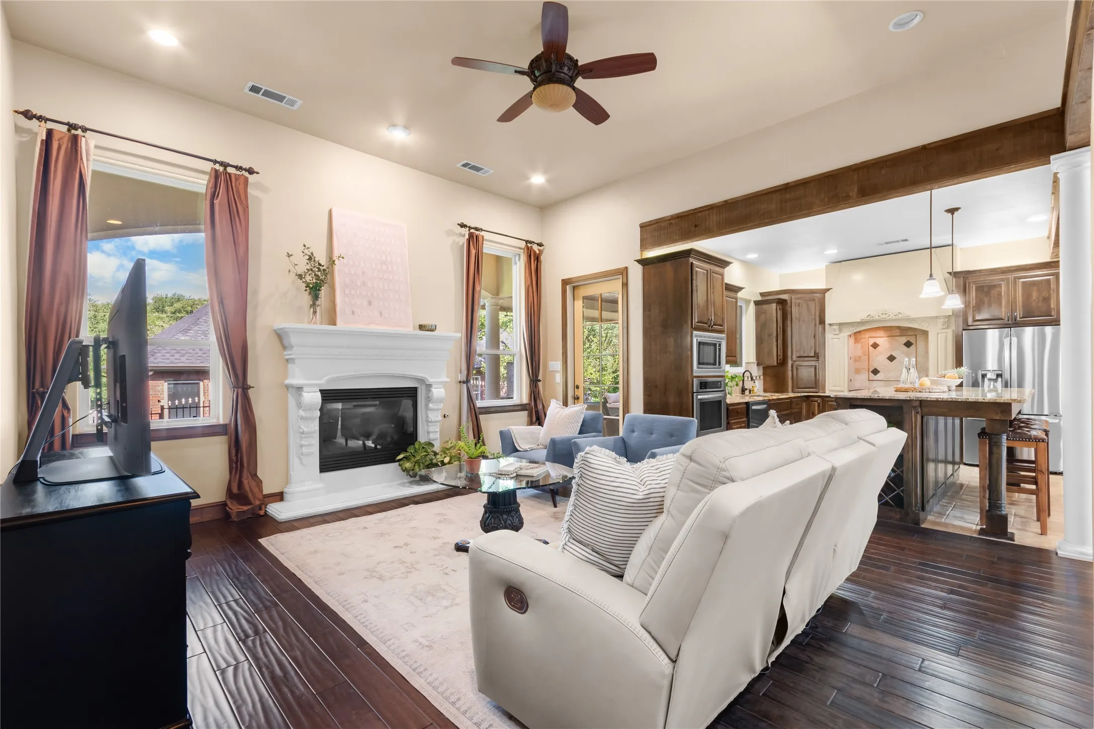 Single Family Residence For Sale in Denton County , 4921 Dogwood Street, Flower Mound, Texas 75028, 3 Bedroom, 3 Bathroom, 2 Garage spaces, 3,004 Sqft, built in 2009, Price $689,900, mls#21291040, Real Estate Agent in Flower Mound, Homes For Sale in Denton county, Homes For Sale in Flower Mound, Realtor in Flower Mound Texas, Real Estate Brokerage Independent Realty Texas, Luminita Cordes Realtor