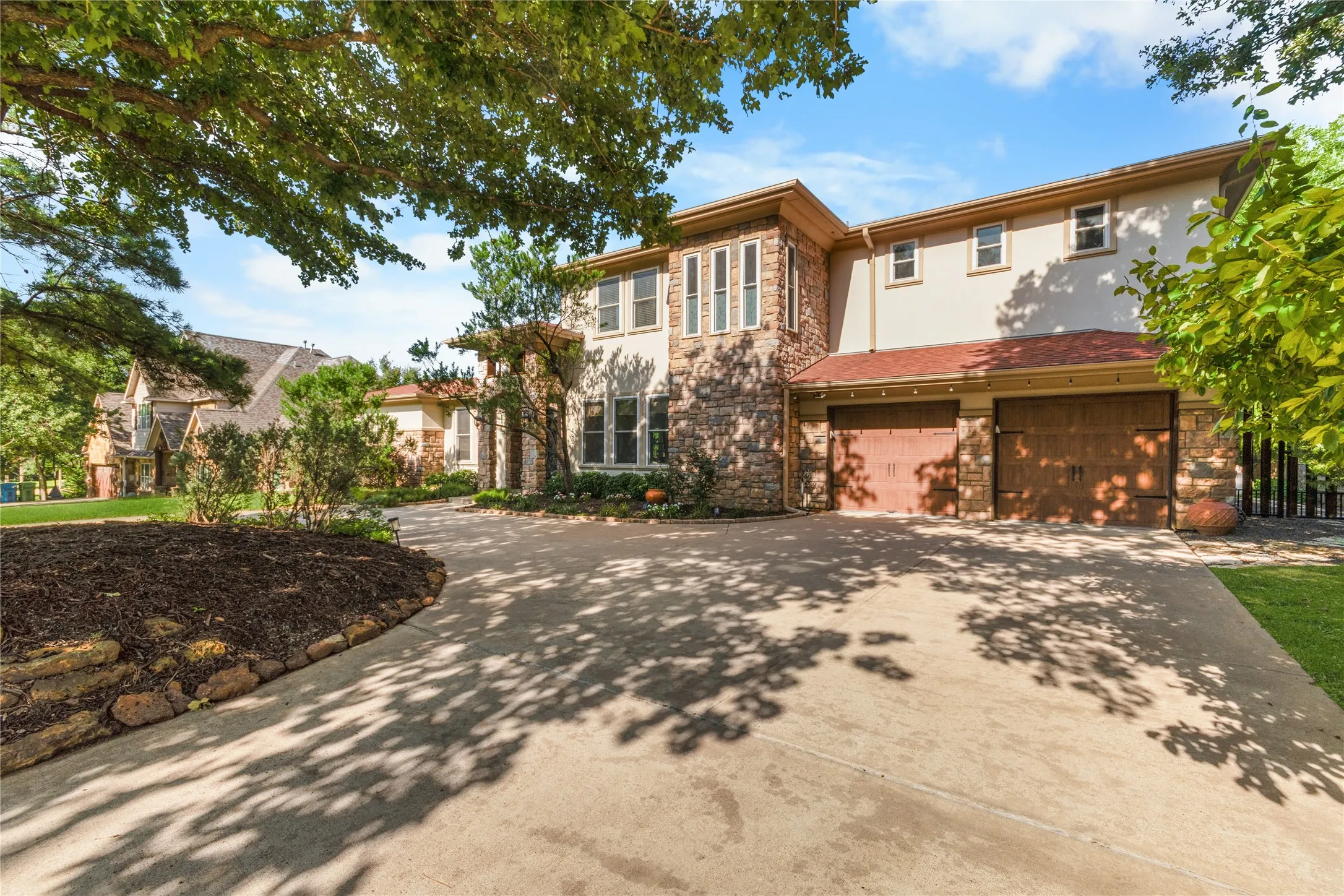 Single Family Residence For Sale in Denton County , 4921 Dogwood Street, Flower Mound, Texas 75028, 3 Bedroom, 3 Bathroom, 2 Garage spaces, 3,004 Sqft, built in 2009, Price $689,900, mls#21291040, Real Estate Agent in Flower Mound, Homes For Sale in Denton county, Homes For Sale in Flower Mound, Realtor in Flower Mound Texas, Real Estate Brokerage Independent Realty Texas, Luminita Cordes Realtor
