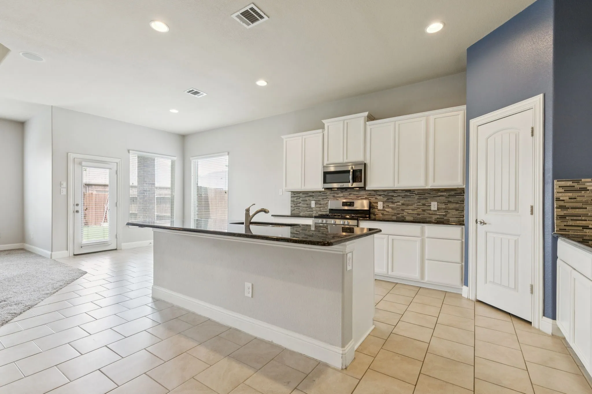 Single Family Residence For Rent in Denton County , 4112 Wavertree Road, Frisco, Texas 75036, 3 Bedroom, 2 Bathroom, 2 Garage spaces, 2,033 Sqft, built in 2016, mls#21308711, Real Estate Agent in Frisco, Homes For Rent in Denton county, Homes For Rent in Frisco, Realtor in Frisco Texas, Real Estate Brokerage Independent Realty Texas, Luminita Cordes Realtor