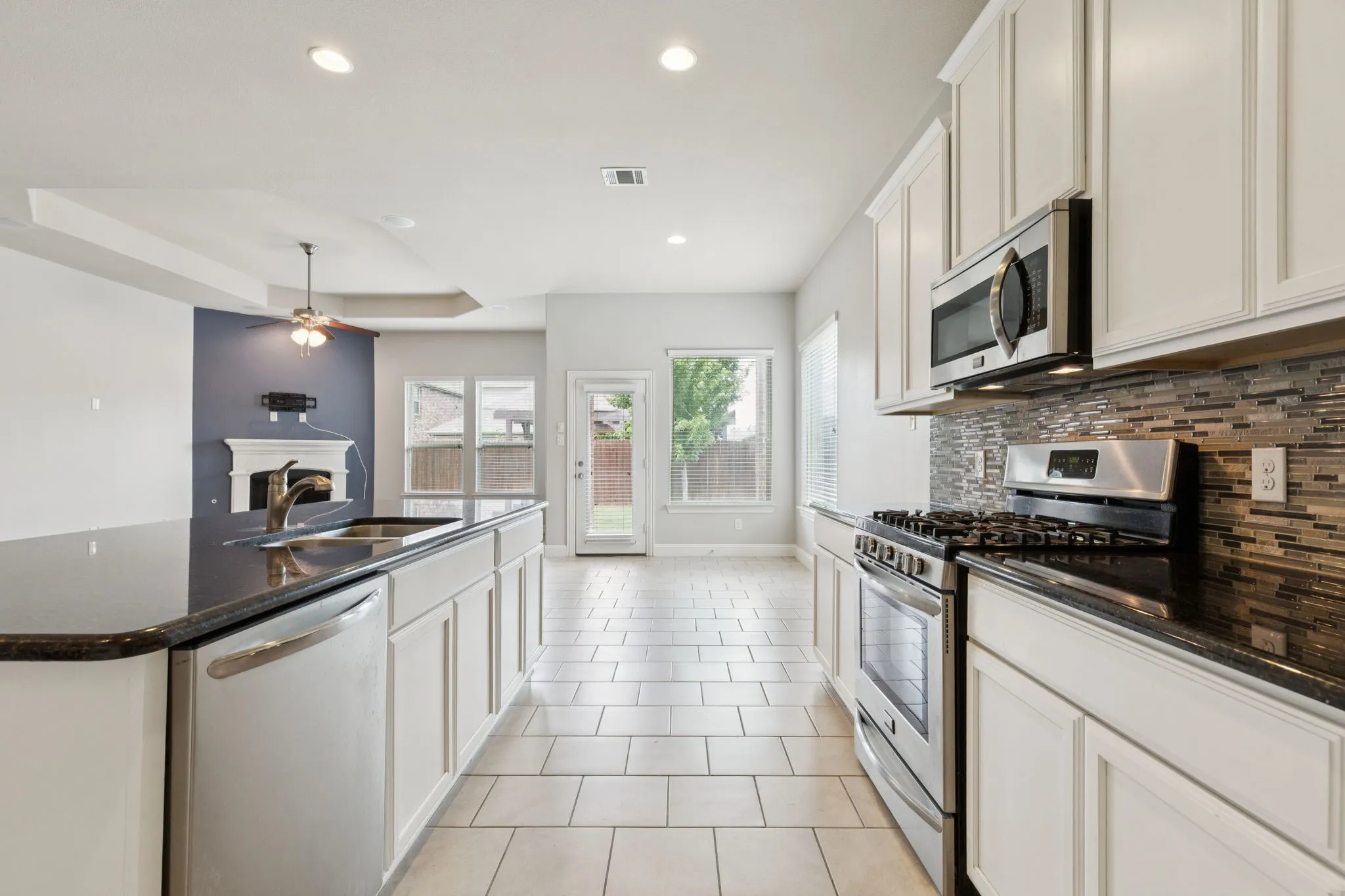 Single Family Residence For Rent in Denton County , 4112 Wavertree Road, Frisco, Texas 75036, 3 Bedroom, 2 Bathroom, 2 Garage spaces, 2,033 Sqft, built in 2016, mls#21308711, Real Estate Agent in Frisco, Homes For Rent in Denton county, Homes For Rent in Frisco, Realtor in Frisco Texas, Real Estate Brokerage Independent Realty Texas, Luminita Cordes Realtor