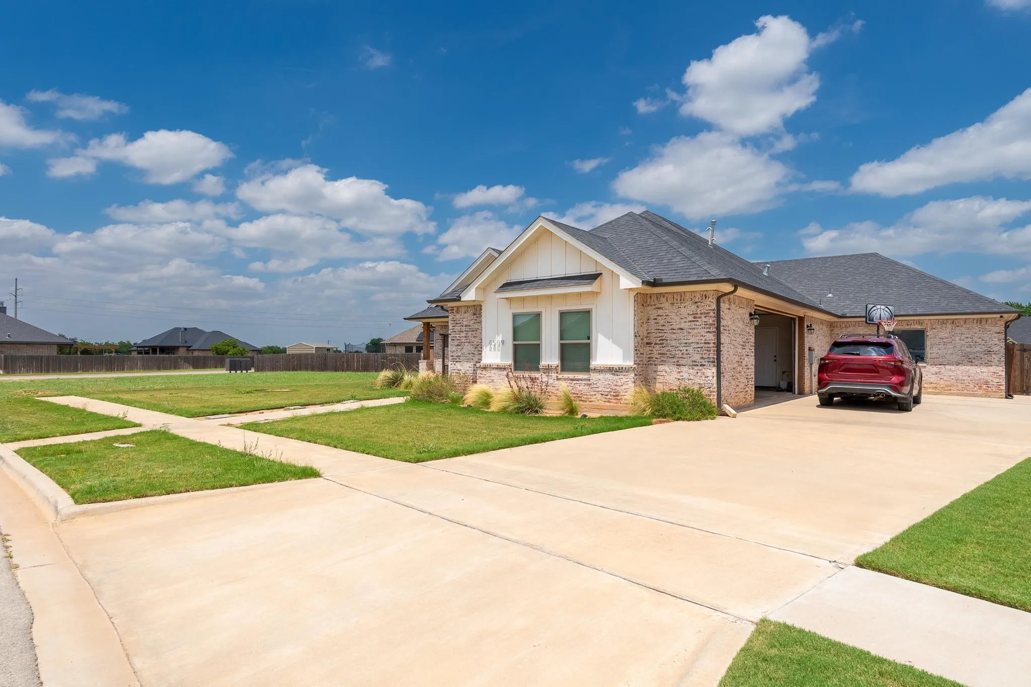 Single Family Residence For Sale in Taylor County , 6509 Red Yucca Road, Abilene, Texas 79606, 4 Bedroom, 3 Bathroom, 2 Garage spaces, 2,371 Sqft, built in 2019, mls#21309854, Real Estate Agent in Abilene, Homes For Sale in Taylor county, Homes For Sale in Abilene, Realtor in Abilene Texas, Real Estate Brokerage Independent Realty Texas, Luminita Cordes Realtor