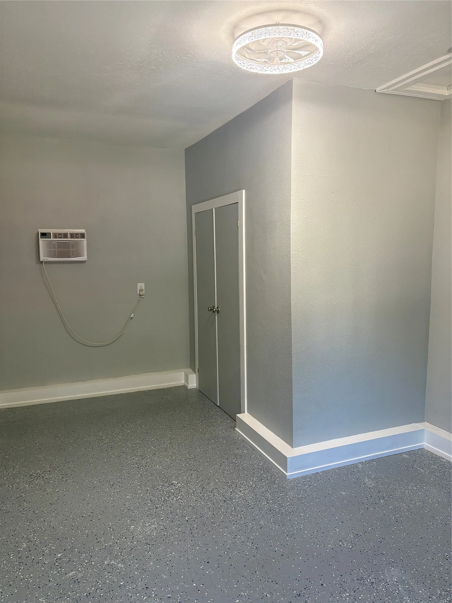 Single Family Residence For Sale in Jack County , 215 S 4th Street, Jacksboro, Texas 76458, 4 Bedroom, 1 Bathroom, Garage spaces, 1,100 Sqft, built in 1940, mls#21309851, Real Estate Agent in Jacksboro, Homes For Sale in Jack county, Homes For Sale in Jacksboro, Realtor in Jacksboro Texas, Real Estate Brokerage Independent Realty Texas, Luminita Cordes Realtor