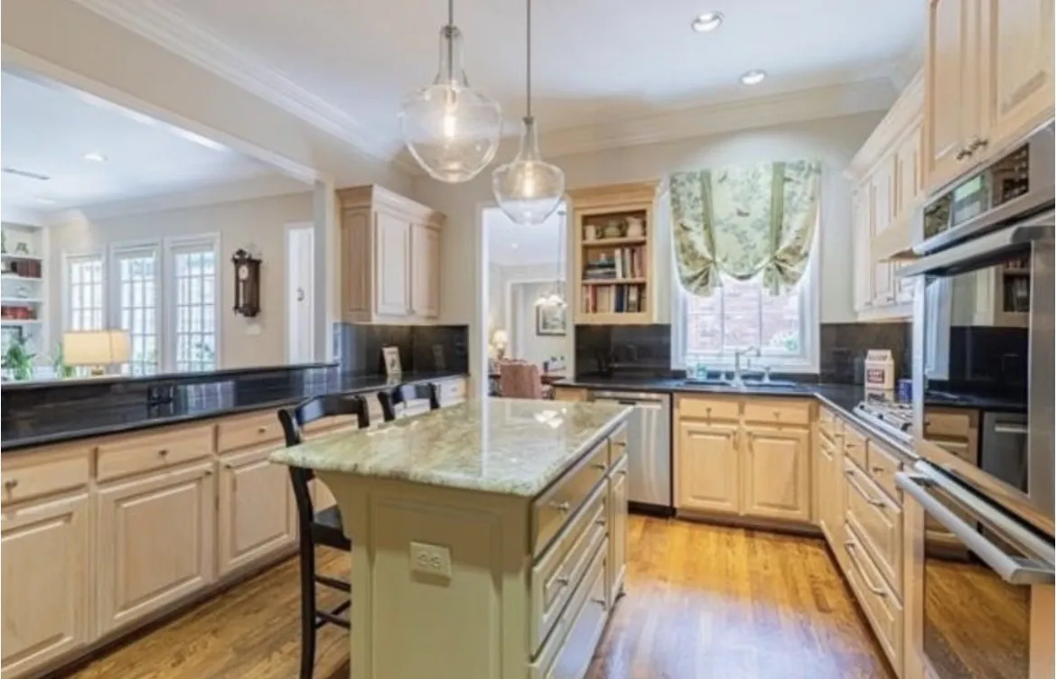 Single Family Residence For Rent in Dallas County , 7985 Caruth Court, Dallas, Texas 75225, 4 Bedroom, 4 Bathroom, 2 Garage spaces, 4,568 Sqft, built in 1994, mls#21309927, Real Estate Agent in Dallas, Homes For Rent in Dallas county, Homes For Rent in Dallas, Realtor in Dallas Texas, Real Estate Brokerage Independent Realty Texas, Luminita Cordes Realtor