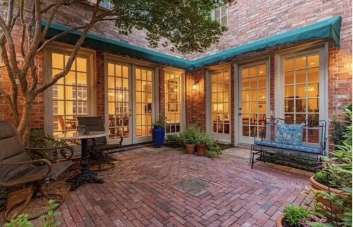 Single Family Residence For Rent in Dallas County , 7985 Caruth Court, Dallas, Texas 75225, 4 Bedroom, 4 Bathroom, 2 Garage spaces, 4,568 Sqft, built in 1994, mls#21309927, Real Estate Agent in Dallas, Homes For Rent in Dallas county, Homes For Rent in Dallas, Realtor in Dallas Texas, Real Estate Brokerage Independent Realty Texas, Luminita Cordes Realtor