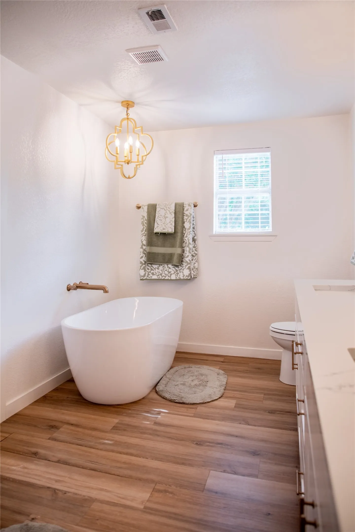 Farm For Sale in Parker County , 1324 Tidwell Road, Weatherford, Texas 76087, 4 Bedroom, 3 Bathroom, 2 Garage spaces, 2,820 Sqft, built in 1995, mls#21308385, Real Estate Agent in Weatherford, Homes For Sale in Parker county, Homes For Sale in Weatherford, Realtor in Weatherford Texas, Real Estate Brokerage Independent Realty Texas, Luminita Cordes Realtor