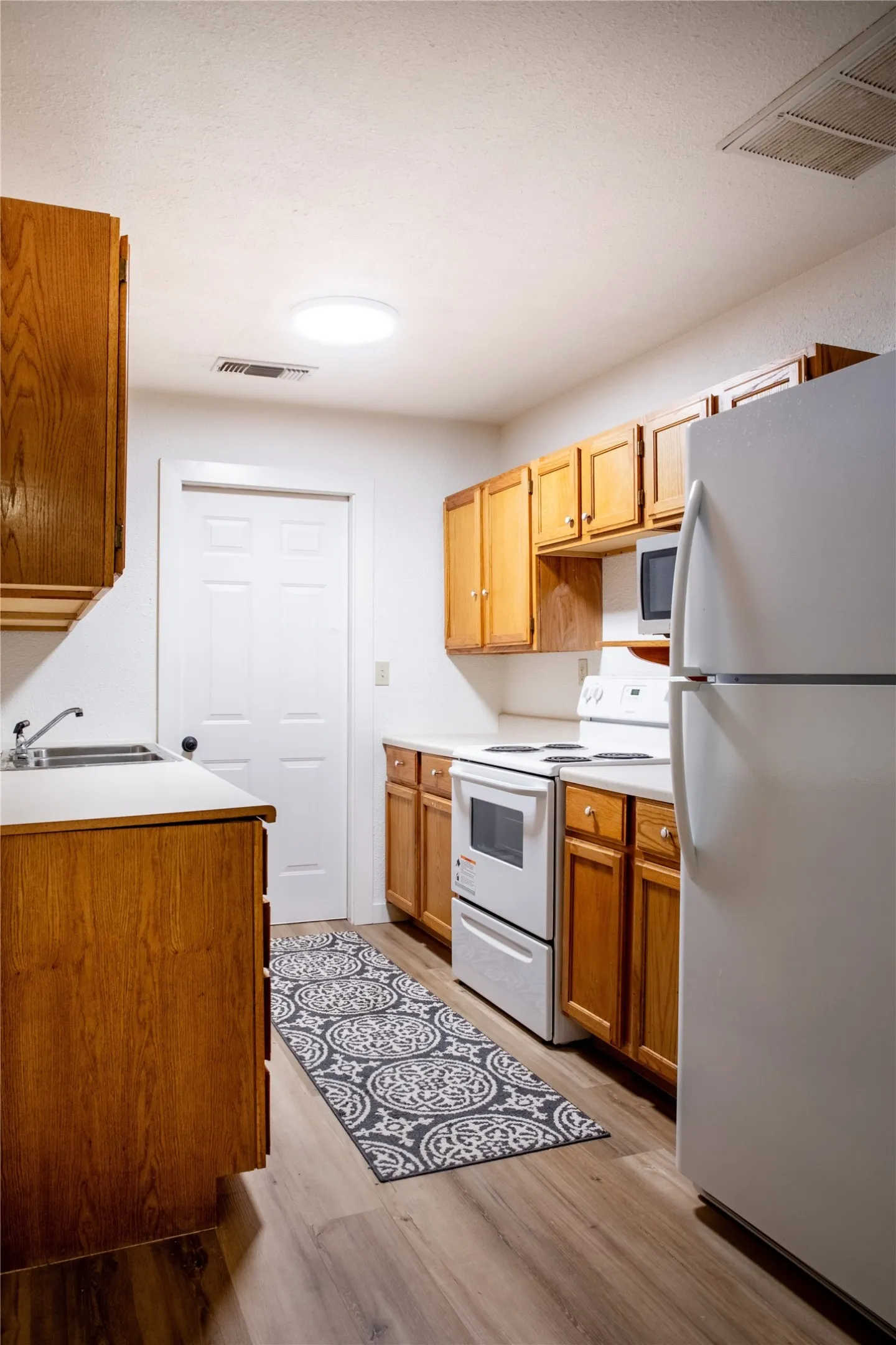 Farm For Sale in Parker County , 1324 Tidwell Road, Weatherford, Texas 76087, 4 Bedroom, 3 Bathroom, 2 Garage spaces, 2,820 Sqft, built in 1995, mls#21308385, Real Estate Agent in Weatherford, Homes For Sale in Parker county, Homes For Sale in Weatherford, Realtor in Weatherford Texas, Real Estate Brokerage Independent Realty Texas, Luminita Cordes Realtor