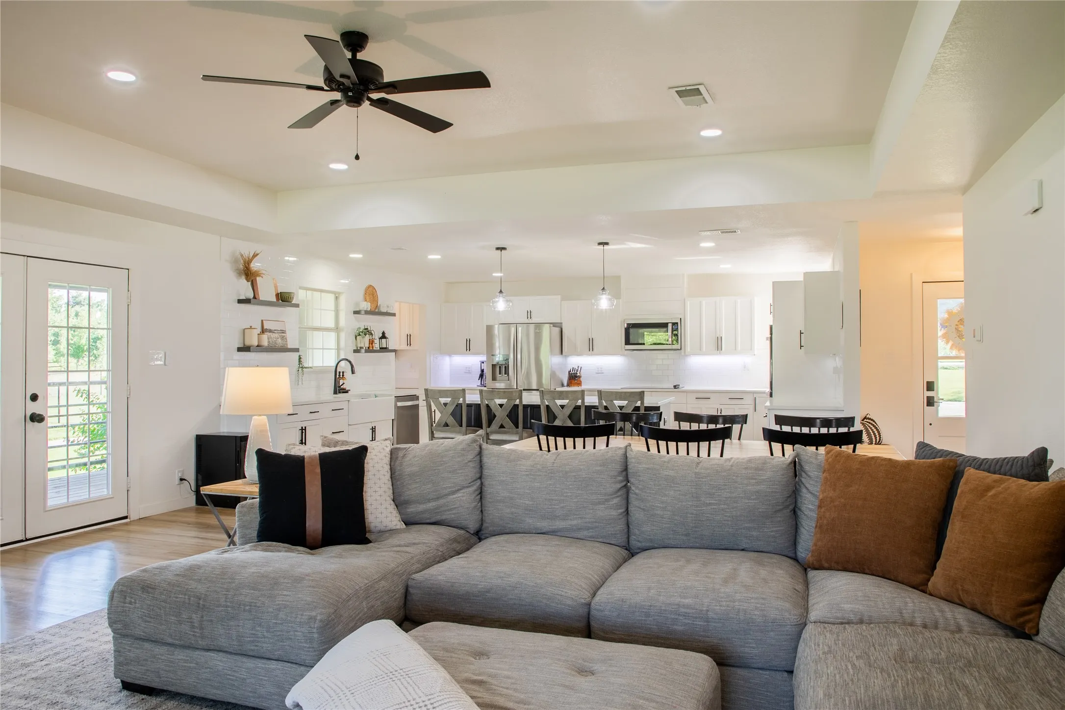 Farm For Sale in Parker County , 1324 Tidwell Road, Weatherford, Texas 76087, 4 Bedroom, 3 Bathroom, 2 Garage spaces, 2,820 Sqft, built in 1995, mls#21308385, Real Estate Agent in Weatherford, Homes For Sale in Parker county, Homes For Sale in Weatherford, Realtor in Weatherford Texas, Real Estate Brokerage Independent Realty Texas, Luminita Cordes Realtor