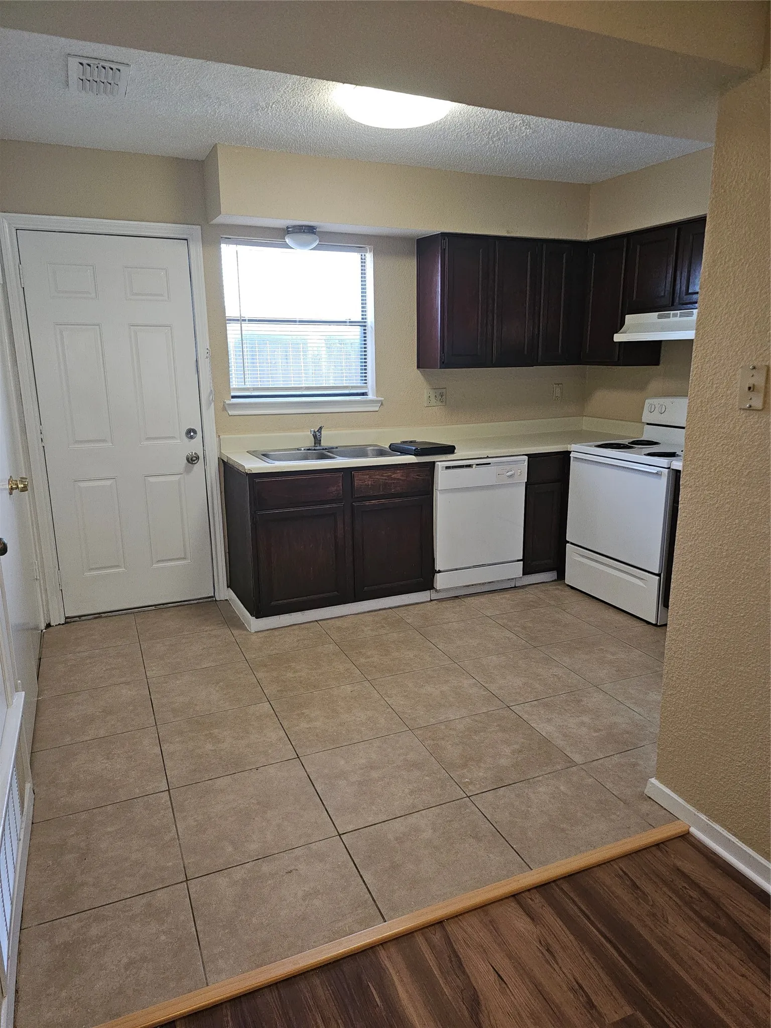 Quadruplex For Sale in Dallas County , 2822 Wimbledon Court, Garland, Texas 75041, 0, 0, Garage spaces, 0 Sqft, built in 1985, mls#21309942, Real Estate Agent in Garland, Homes For Sale in Dallas county, Homes For Sale in Garland, Realtor in Garland Texas, Real Estate Brokerage Independent Realty Texas, Luminita Cordes Realtor