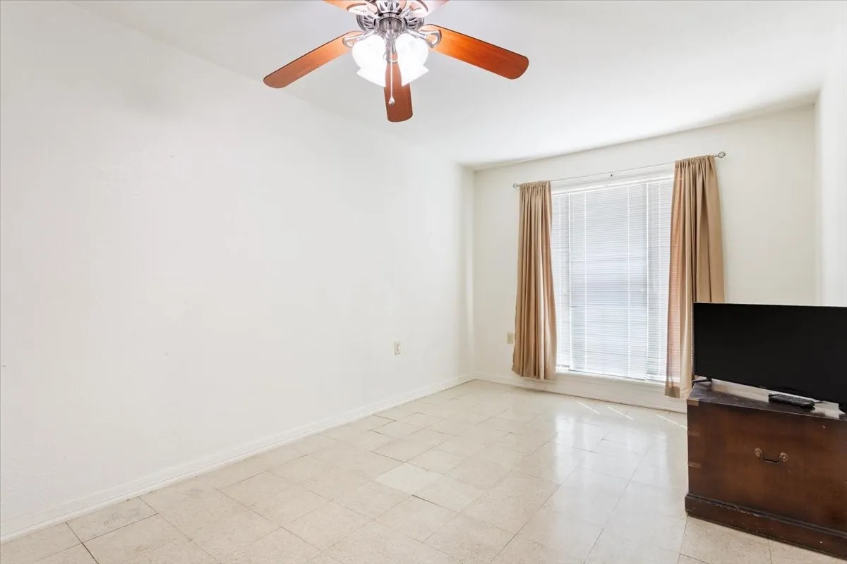 Single Family Residence For Sale in Mc Lennan County , 901 Church Avenue, Waco, Texas 76706, 4 Bedrooms, 2 Bathrooms, Garage spaces, 1,437 Sqft, built in 1972, Price $208,000, mls#21309940, Real Estate Agent in Waco, Homes For Sale in Mc Lennan county, Homes For Sale in Waco, Realtor in Waco Texas, Real Estate Brokerage Independent Realty Texas, Luminita Cordes Realtor