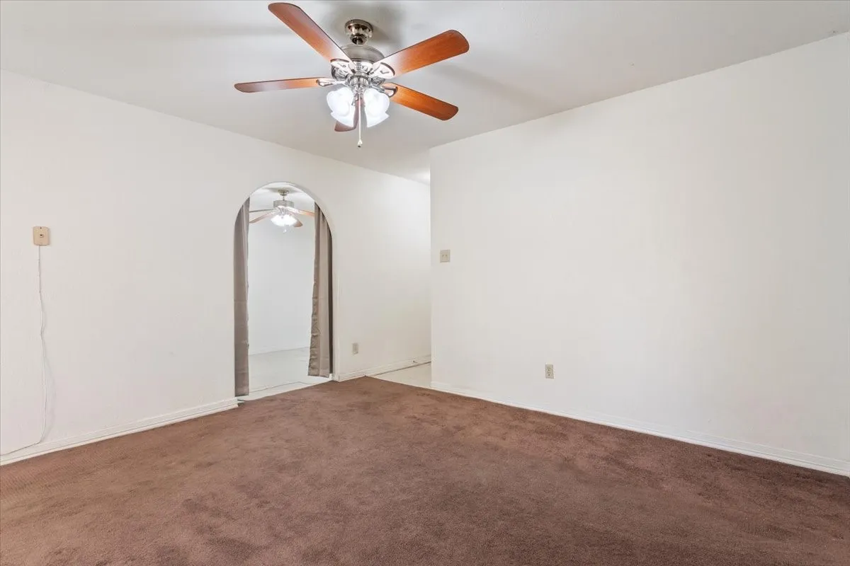 Single Family Residence For Sale in Mc Lennan County , 901 Church Avenue, Waco, Texas 76706, 4 Bedrooms, 2 Bathrooms, Garage spaces, 1,437 Sqft, built in 1972, Price $208,000, mls#21309940, Real Estate Agent in Waco, Homes For Sale in Mc Lennan county, Homes For Sale in Waco, Realtor in Waco Texas, Real Estate Brokerage Independent Realty Texas, Luminita Cordes Realtor