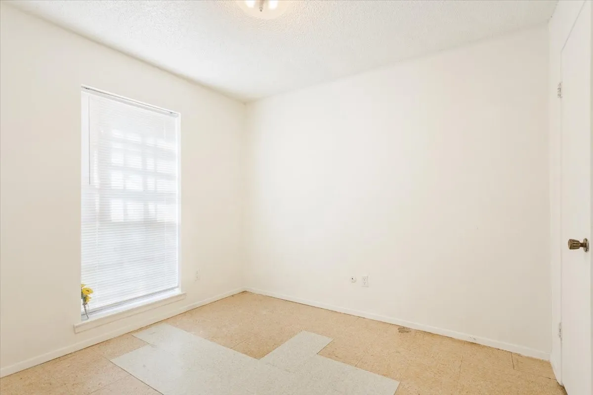 Single Family Residence For Sale in Mc Lennan County , 901 Church Avenue, Waco, Texas 76706, 4 Bedrooms, 2 Bathrooms, Garage spaces, 1,437 Sqft, built in 1972, Price $208,000, mls#21309940, Real Estate Agent in Waco, Homes For Sale in Mc Lennan county, Homes For Sale in Waco, Realtor in Waco Texas, Real Estate Brokerage Independent Realty Texas, Luminita Cordes Realtor