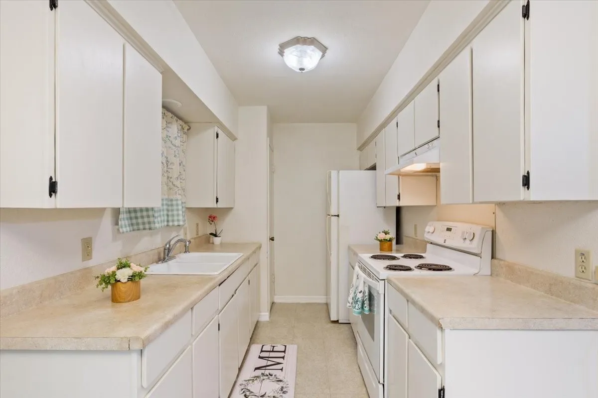 Single Family Residence For Sale in Mc Lennan County , 901 Church Avenue, Waco, Texas 76706, 4 Bedrooms, 2 Bathrooms, Garage spaces, 1,437 Sqft, built in 1972, Price $208,000, mls#21309940, Real Estate Agent in Waco, Homes For Sale in Mc Lennan county, Homes For Sale in Waco, Realtor in Waco Texas, Real Estate Brokerage Independent Realty Texas, Luminita Cordes Realtor