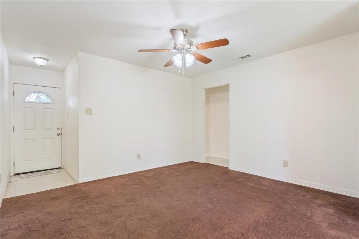 Single Family Residence For Sale in Mc Lennan County , 901 Church Avenue, Waco, Texas 76706, 4 Bedrooms, 2 Bathrooms, Garage spaces, 1,437 Sqft, built in 1972, Price $208,000, mls#21309940, Real Estate Agent in Waco, Homes For Sale in Mc Lennan county, Homes For Sale in Waco, Realtor in Waco Texas, Real Estate Brokerage Independent Realty Texas, Luminita Cordes Realtor