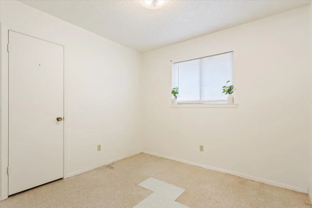 Single Family Residence For Sale in Mc Lennan County , 901 Church Avenue, Waco, Texas 76706, 4 Bedrooms, 2 Bathrooms, Garage spaces, 1,437 Sqft, built in 1972, Price $208,000, mls#21309940, Real Estate Agent in Waco, Homes For Sale in Mc Lennan county, Homes For Sale in Waco, Realtor in Waco Texas, Real Estate Brokerage Independent Realty Texas, Luminita Cordes Realtor