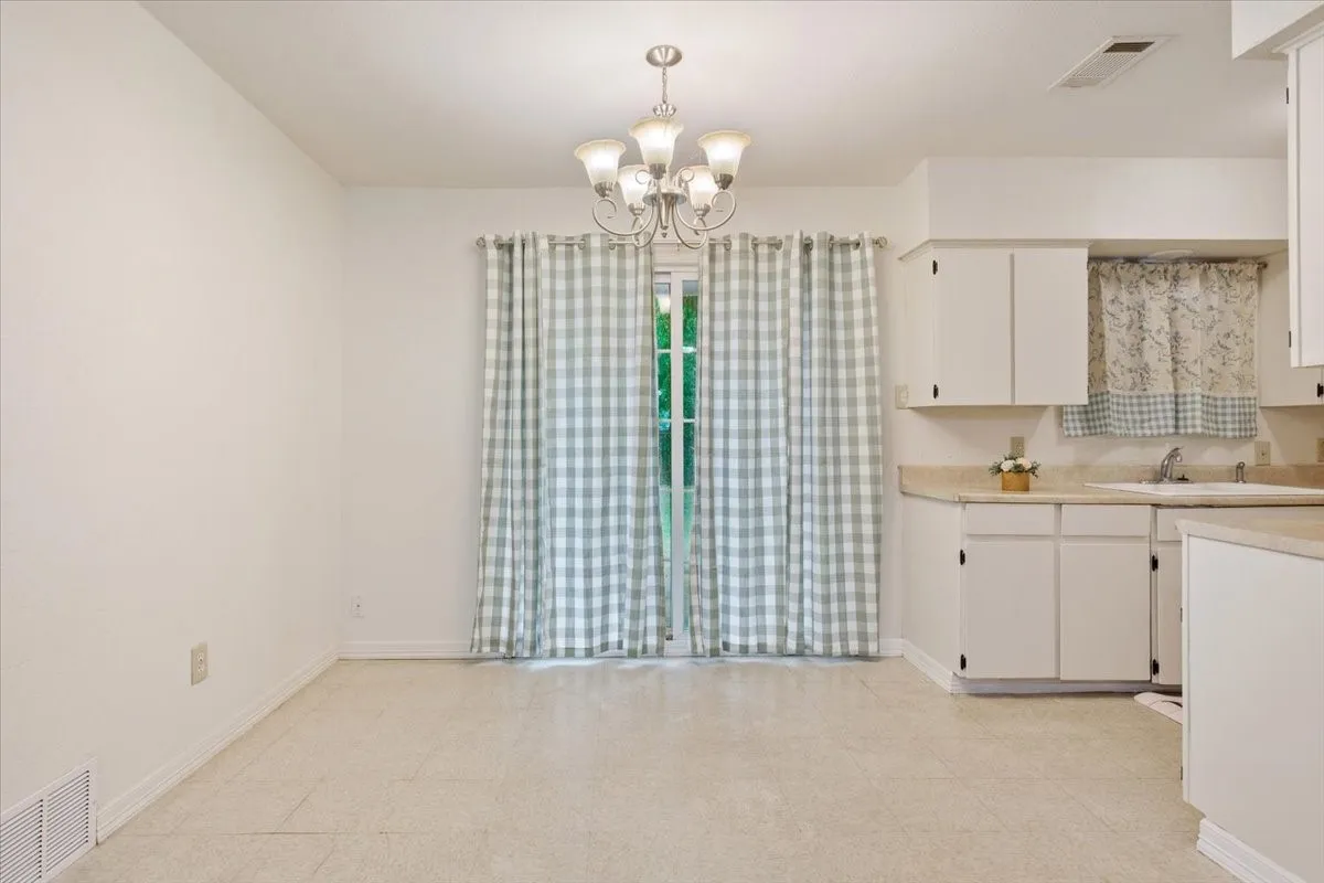 Single Family Residence For Sale in Mc Lennan County , 901 Church Avenue, Waco, Texas 76706, 4 Bedrooms, 2 Bathrooms, Garage spaces, 1,437 Sqft, built in 1972, Price $208,000, mls#21309940, Real Estate Agent in Waco, Homes For Sale in Mc Lennan county, Homes For Sale in Waco, Realtor in Waco Texas, Real Estate Brokerage Independent Realty Texas, Luminita Cordes Realtor