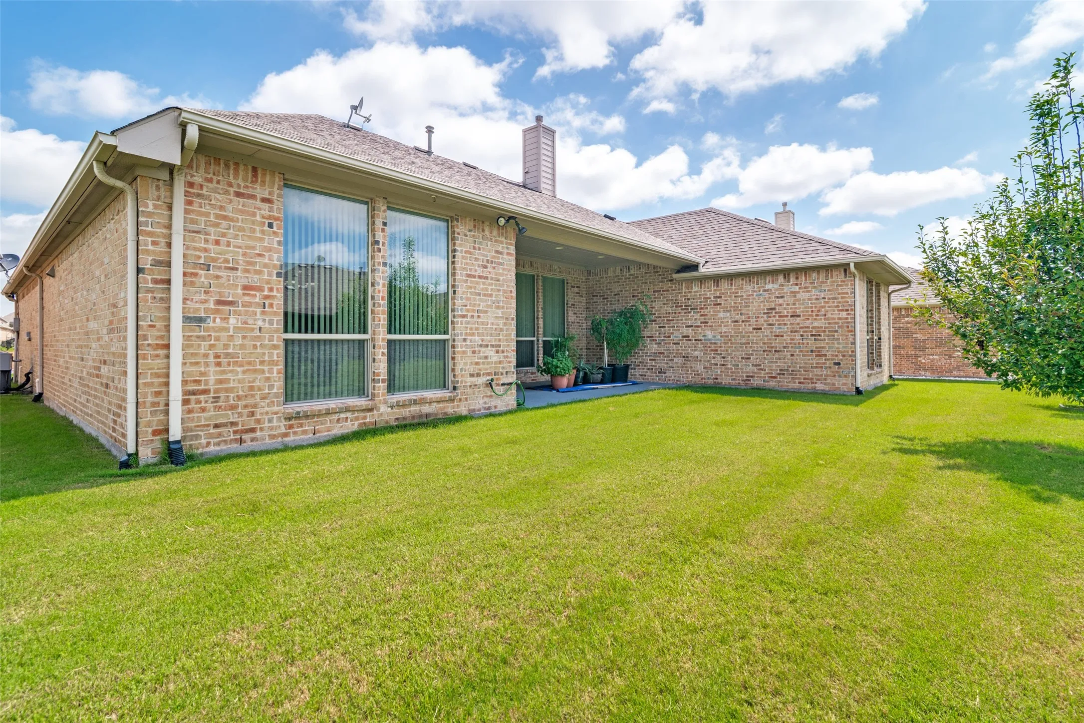 Single Family Residence For Sale in Collin County , 1006 Saint Jude Court, Royse City, Texas 75189, 3 Bedroom, 3 Bathroom, 2 Garage spaces, 2,131 Sqft, built in 2015, mls#21301597, Real Estate Agent in Royse City, Homes For Sale in Collin county, Homes For Sale in Royse City, Realtor in Royse City Texas, Real Estate Brokerage Independent Realty Texas, Luminita Cordes Realtor