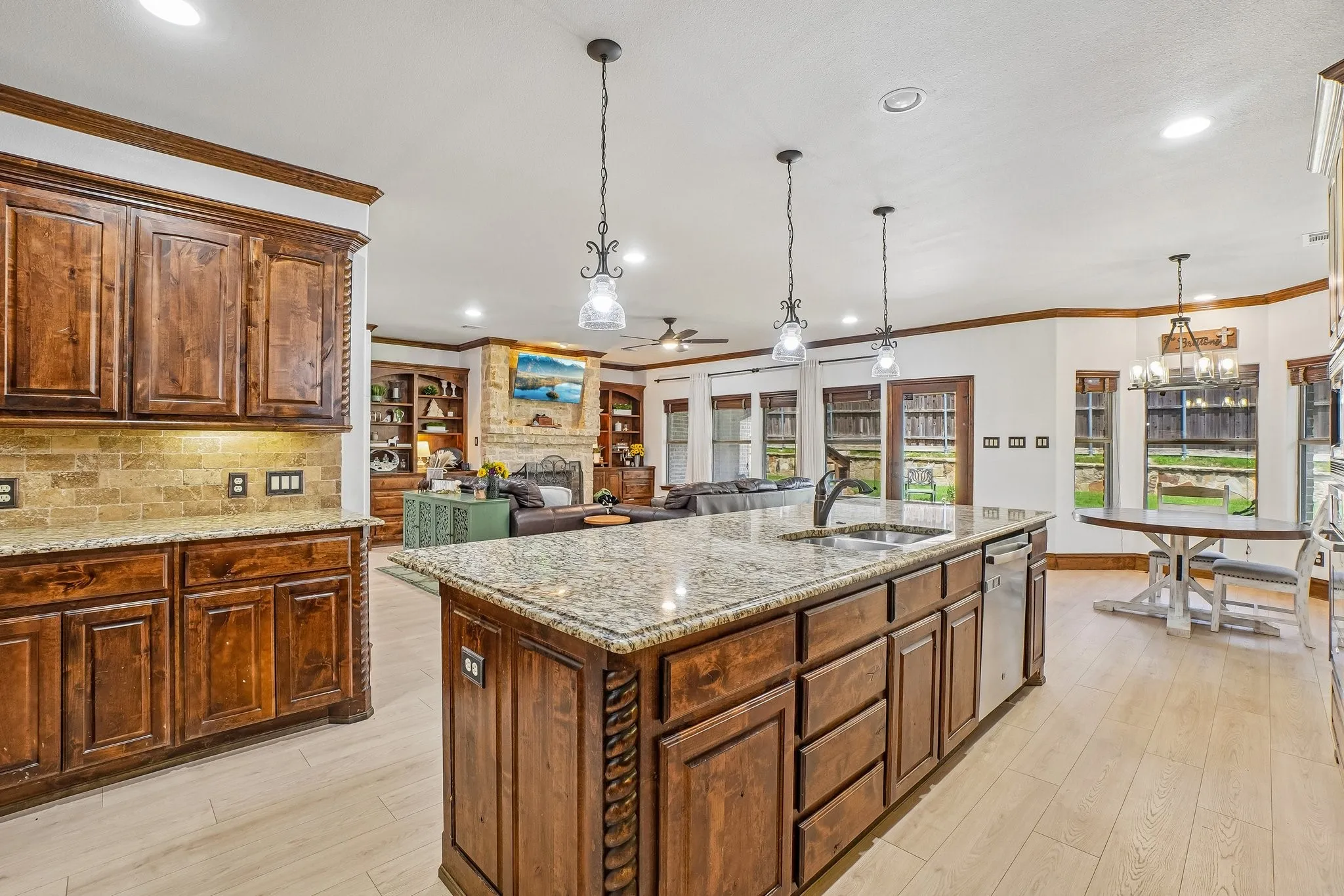 Single Family Residence For Sale in Rockwall County , 256 Victory Lane, Rockwall, Texas 75032, 4 Bedroom, 5 Bathroom, 3 Garage spaces, 3,528 Sqft, built in 2012, mls#21295794, Real Estate Agent in Rockwall, Homes For Sale in Rockwall county, Homes For Sale in Rockwall, Realtor in Rockwall Texas, Real Estate Brokerage Independent Realty Texas, Luminita Cordes Realtor
