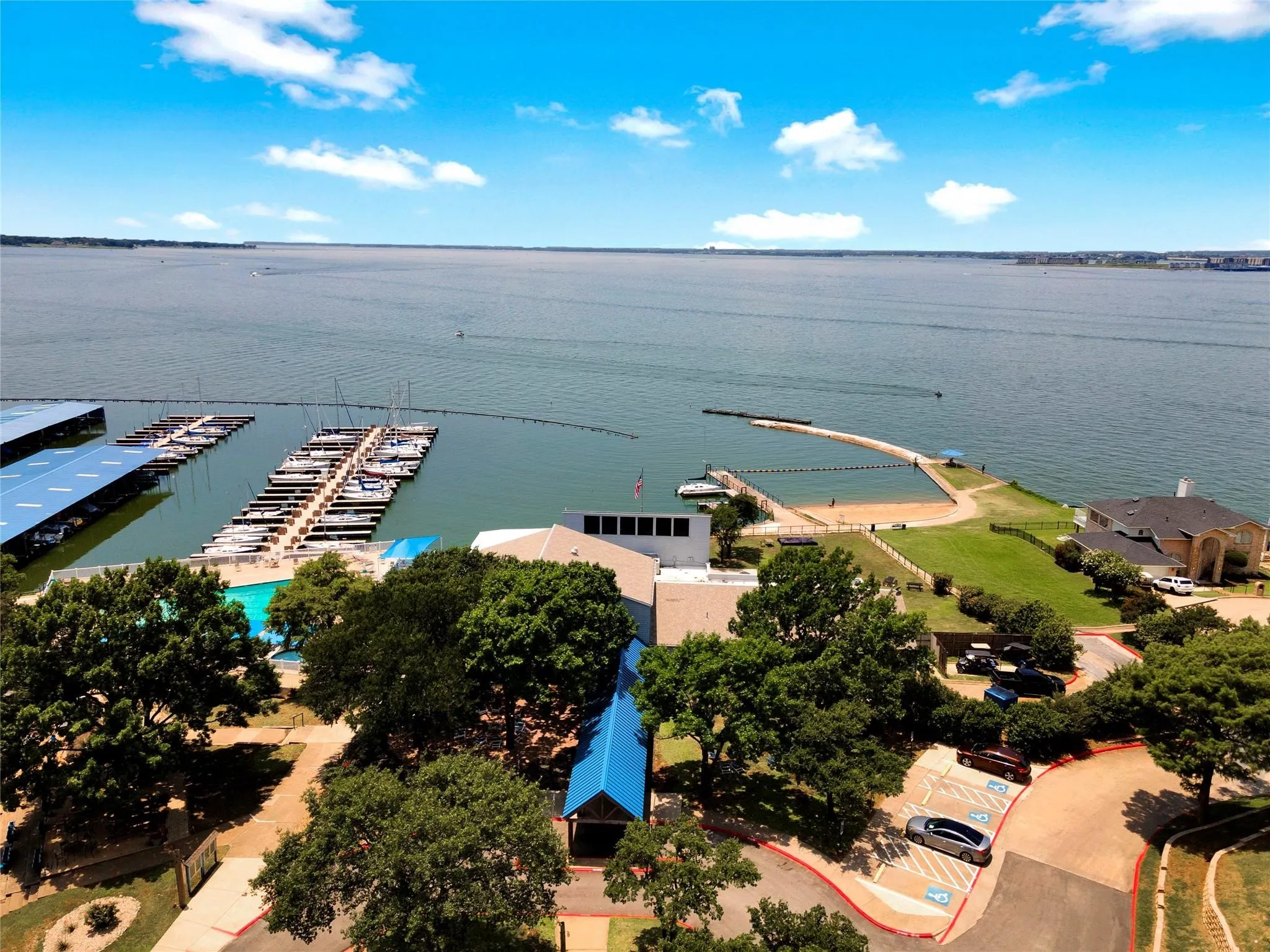 Single Family Residence For Sale in Rockwall County , 256 Victory Lane, Rockwall, Texas 75032, 4 Bedroom, 5 Bathroom, 3 Garage spaces, 3,528 Sqft, built in 2012, mls#21295794, Real Estate Agent in Rockwall, Homes For Sale in Rockwall county, Homes For Sale in Rockwall, Realtor in Rockwall Texas, Real Estate Brokerage Independent Realty Texas, Luminita Cordes Realtor
