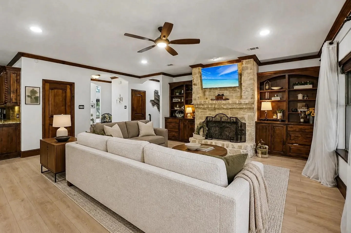 Single Family Residence For Sale in Rockwall County , 256 Victory Lane, Rockwall, Texas 75032, 4 Bedroom, 5 Bathroom, 3 Garage spaces, 3,528 Sqft, built in 2012, mls#21295794, Real Estate Agent in Rockwall, Homes For Sale in Rockwall county, Homes For Sale in Rockwall, Realtor in Rockwall Texas, Real Estate Brokerage Independent Realty Texas, Luminita Cordes Realtor