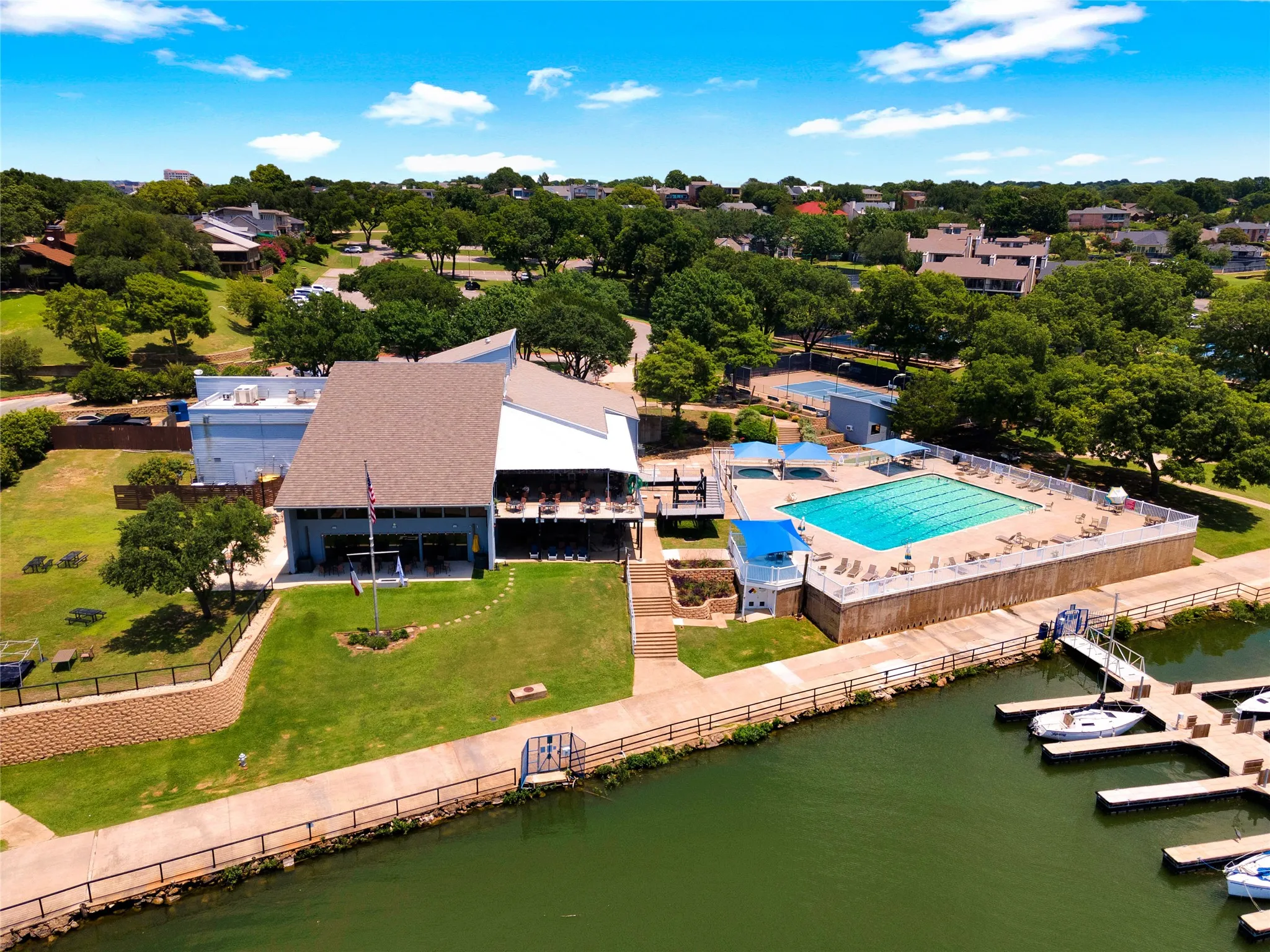 Single Family Residence For Sale in Rockwall County , 256 Victory Lane, Rockwall, Texas 75032, 4 Bedroom, 5 Bathroom, 3 Garage spaces, 3,528 Sqft, built in 2012, mls#21295794, Real Estate Agent in Rockwall, Homes For Sale in Rockwall county, Homes For Sale in Rockwall, Realtor in Rockwall Texas, Real Estate Brokerage Independent Realty Texas, Luminita Cordes Realtor