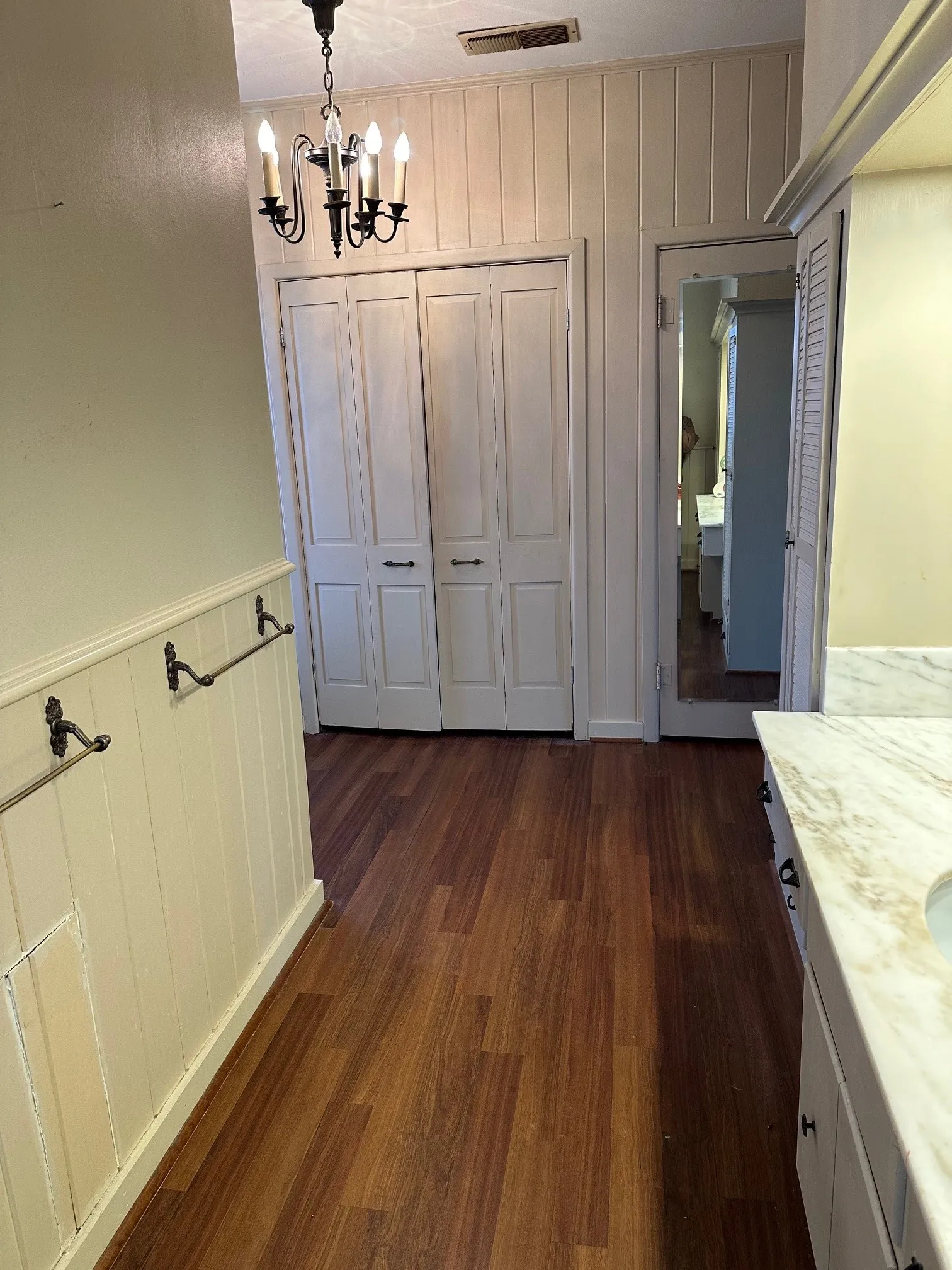 Single Family Residence For Sale in Limestone County , 509 E Main Street, Mexia, Texas 76667, 3 Bedroom, 3 Bathroom, Garage spaces, 2,852 Sqft, built in 1971, mls#21309929, Real Estate Agent in Mexia, Homes For Sale in Limestone county, Homes For Sale in Mexia, Realtor in Mexia Texas, Real Estate Brokerage Independent Realty Texas, Luminita Cordes Realtor