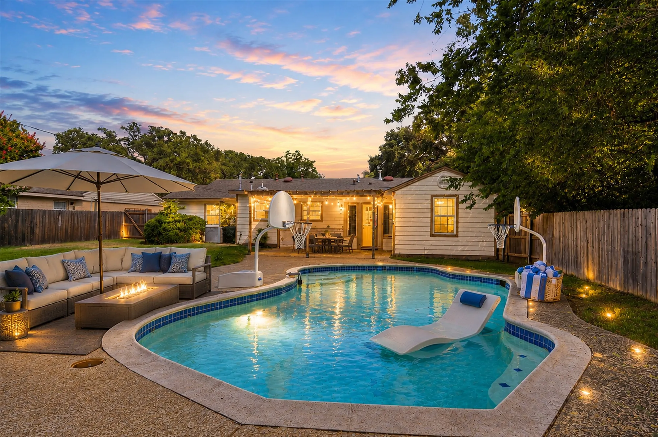 Single Family Residence For Sale in Tarrant County , 3524 South Drive, Fort Worth, Texas 76109, 4 Bedroom, 2 Bathroom, Garage spaces, 1,641 Sqft, built in 1950, mls#21302921, Real Estate Agent in Fort Worth, Homes For Sale in Tarrant county, Homes For Sale in Fort Worth, Realtor in Fort Worth Texas, Real Estate Brokerage Independent Realty Texas, Luminita Cordes Realtor