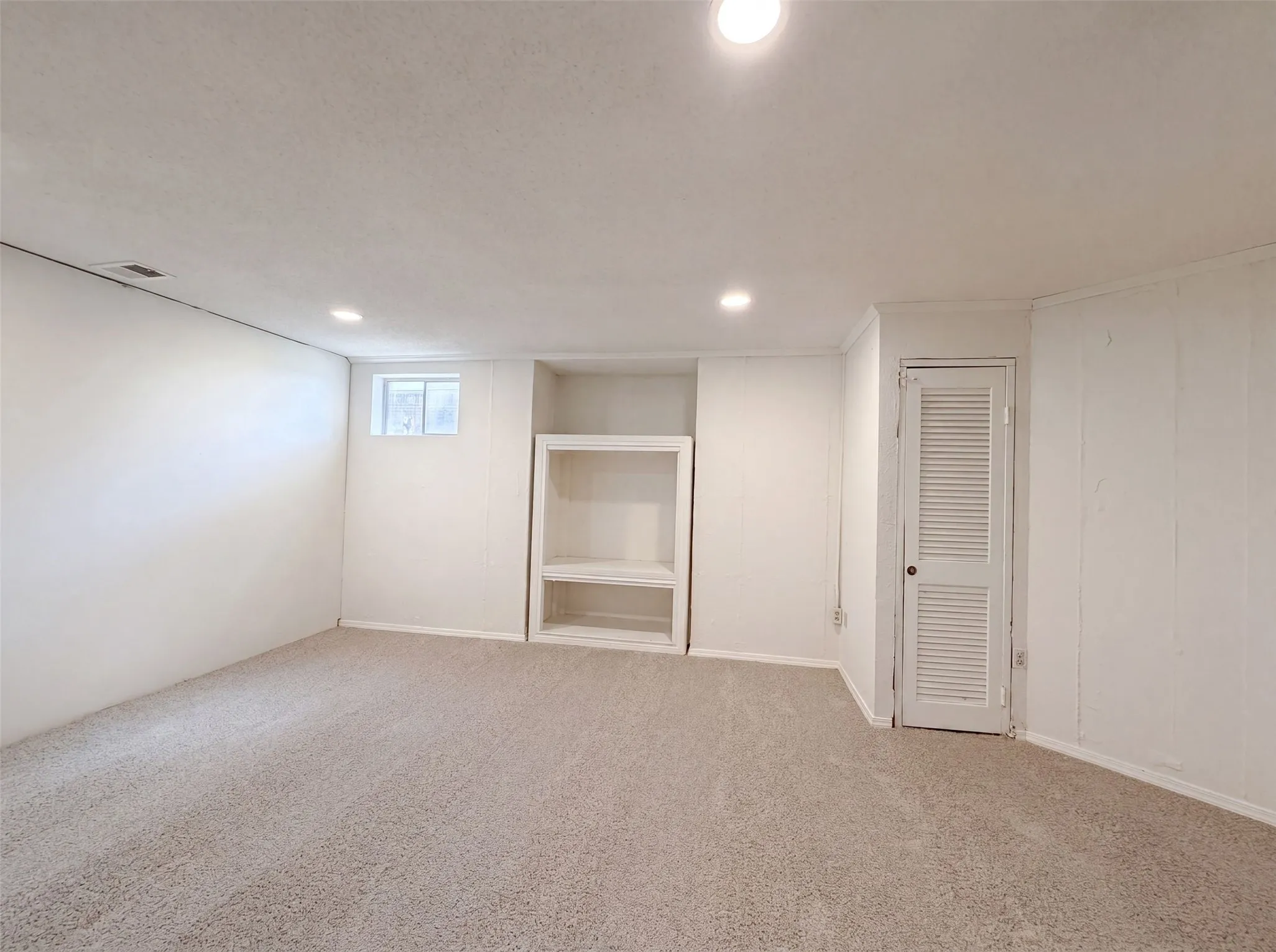 Single Family Residence For Sale in Tarrant County , 3805 Brookfield Drive, Arlington, Texas 76001, 3 Bedroom, 3 Bathroom, 2 Garage spaces, 1,468 Sqft, built in 1983, mls#21309966, Real Estate Agent in Arlington, Homes For Sale in Tarrant county, Homes For Sale in Arlington, Realtor in Arlington Texas, Real Estate Brokerage Independent Realty Texas, Luminita Cordes Realtor