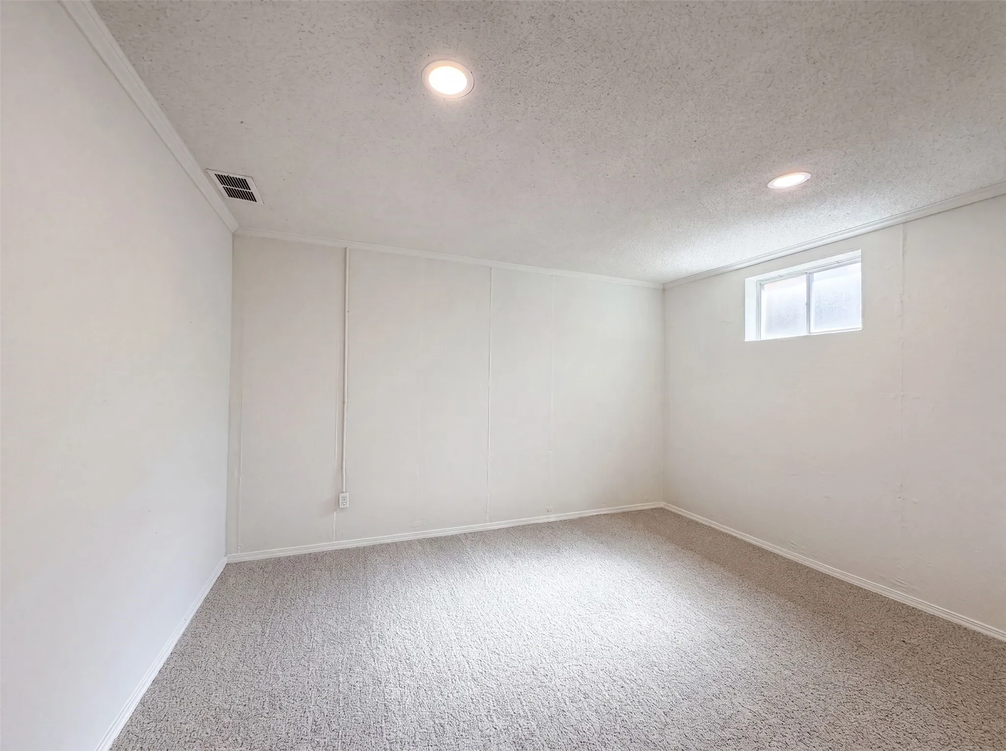Single Family Residence For Sale in Tarrant County , 3805 Brookfield Drive, Arlington, Texas 76001, 3 Bedroom, 3 Bathroom, 2 Garage spaces, 1,468 Sqft, built in 1983, mls#21309966, Real Estate Agent in Arlington, Homes For Sale in Tarrant county, Homes For Sale in Arlington, Realtor in Arlington Texas, Real Estate Brokerage Independent Realty Texas, Luminita Cordes Realtor