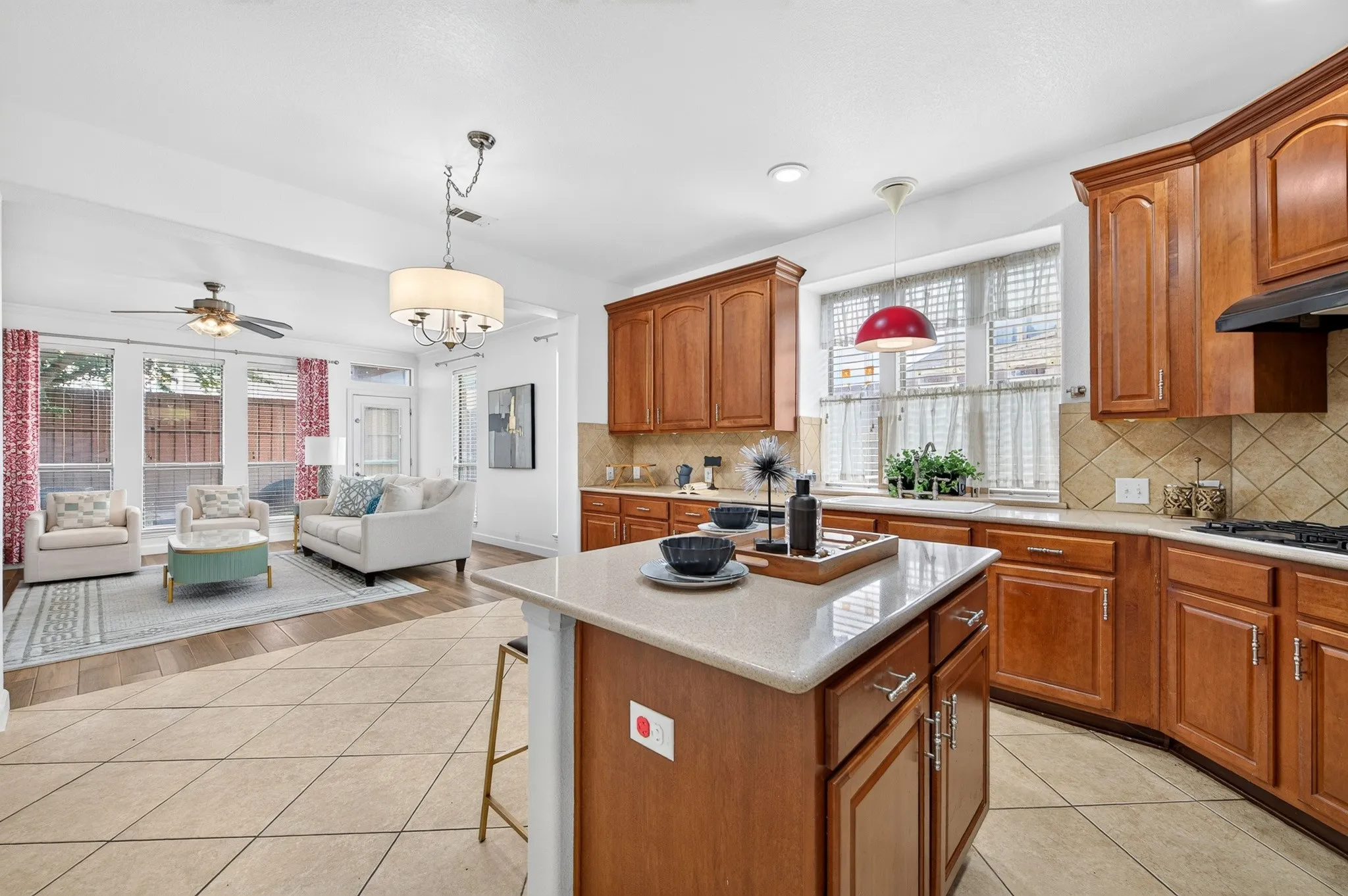 Single Family Residence For Sale in Collin County , 10906 Ascot Drive, Frisco, Texas 75033, 5 Bedroom, 3 Bathroom, 2 Garage spaces, 3,147 Sqft, built in 2006, mls#21309936, Real Estate Agent in Frisco, Homes For Sale in Collin county, Homes For Sale in Frisco, Realtor in Frisco Texas, Real Estate Brokerage Independent Realty Texas, Luminita Cordes Realtor
