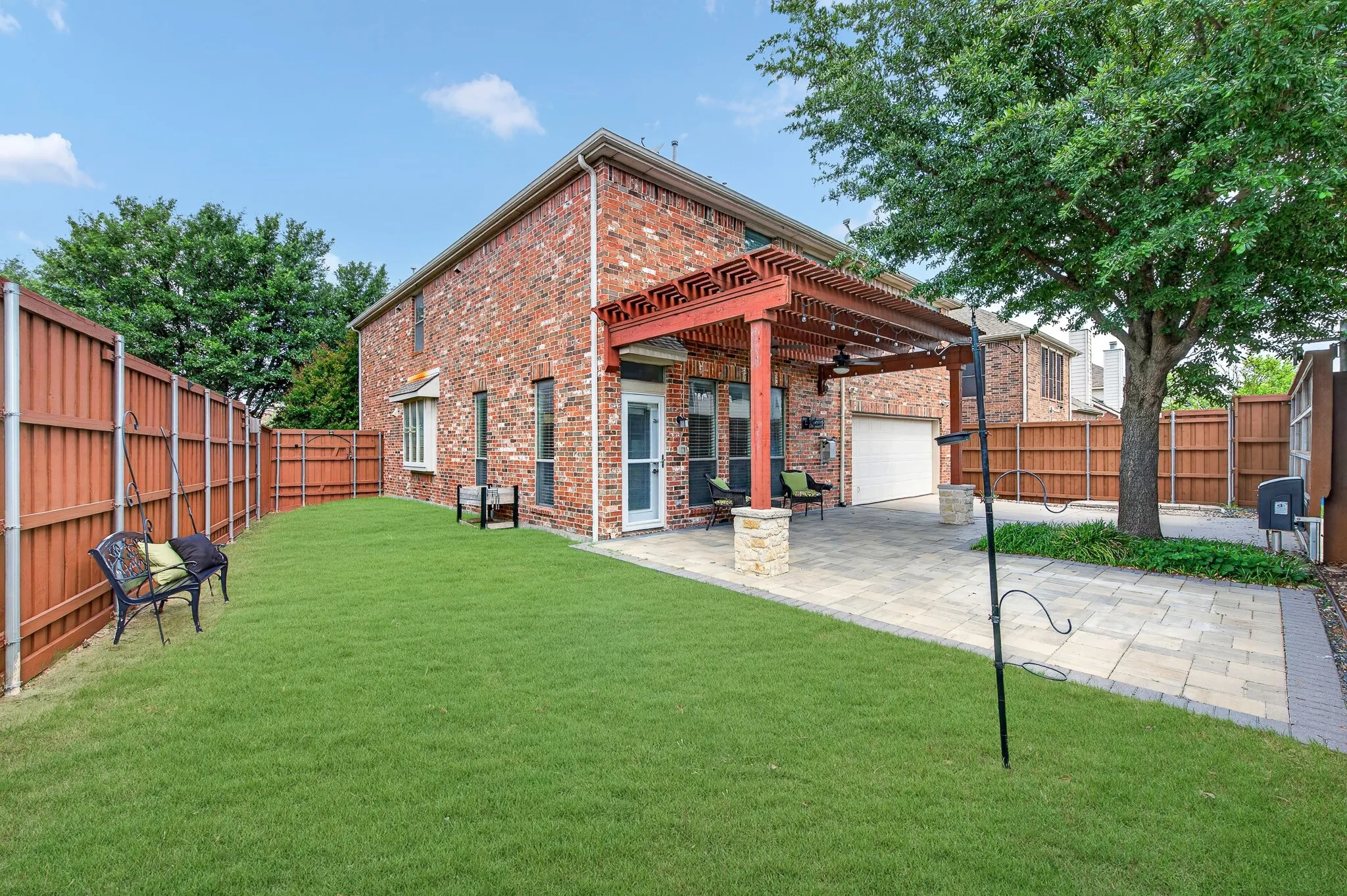 Single Family Residence For Sale in Collin County , 10906 Ascot Drive, Frisco, Texas 75033, 5 Bedroom, 3 Bathroom, 2 Garage spaces, 3,147 Sqft, built in 2006, mls#21309936, Real Estate Agent in Frisco, Homes For Sale in Collin county, Homes For Sale in Frisco, Realtor in Frisco Texas, Real Estate Brokerage Independent Realty Texas, Luminita Cordes Realtor
