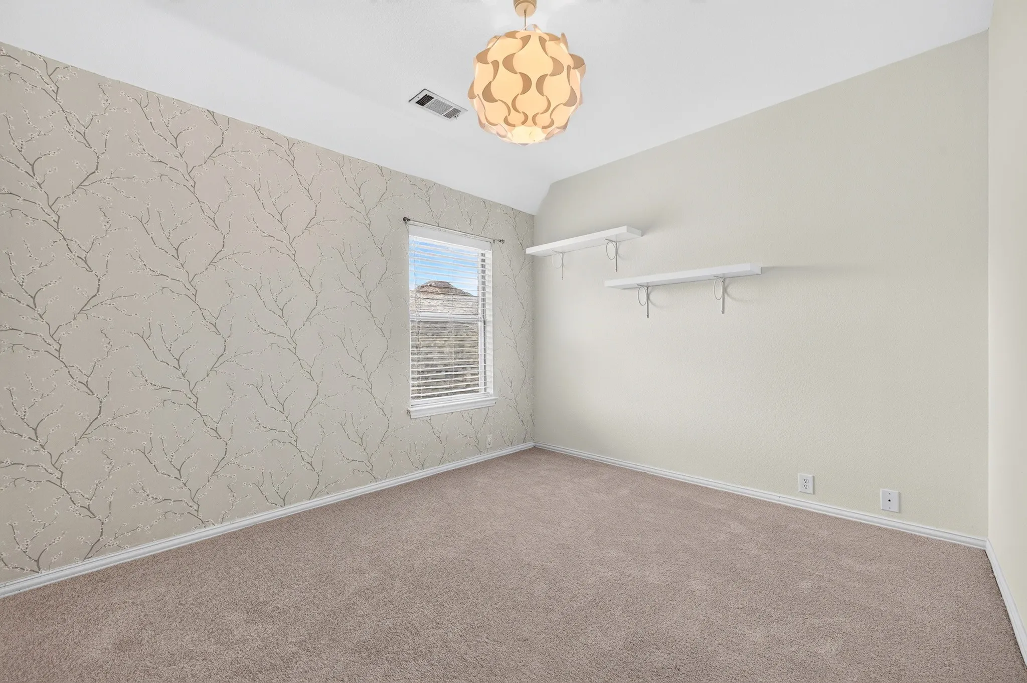Single Family Residence For Sale in Collin County , 10906 Ascot Drive, Frisco, Texas 75033, 5 Bedroom, 3 Bathroom, 2 Garage spaces, 3,147 Sqft, built in 2006, mls#21309936, Real Estate Agent in Frisco, Homes For Sale in Collin county, Homes For Sale in Frisco, Realtor in Frisco Texas, Real Estate Brokerage Independent Realty Texas, Luminita Cordes Realtor