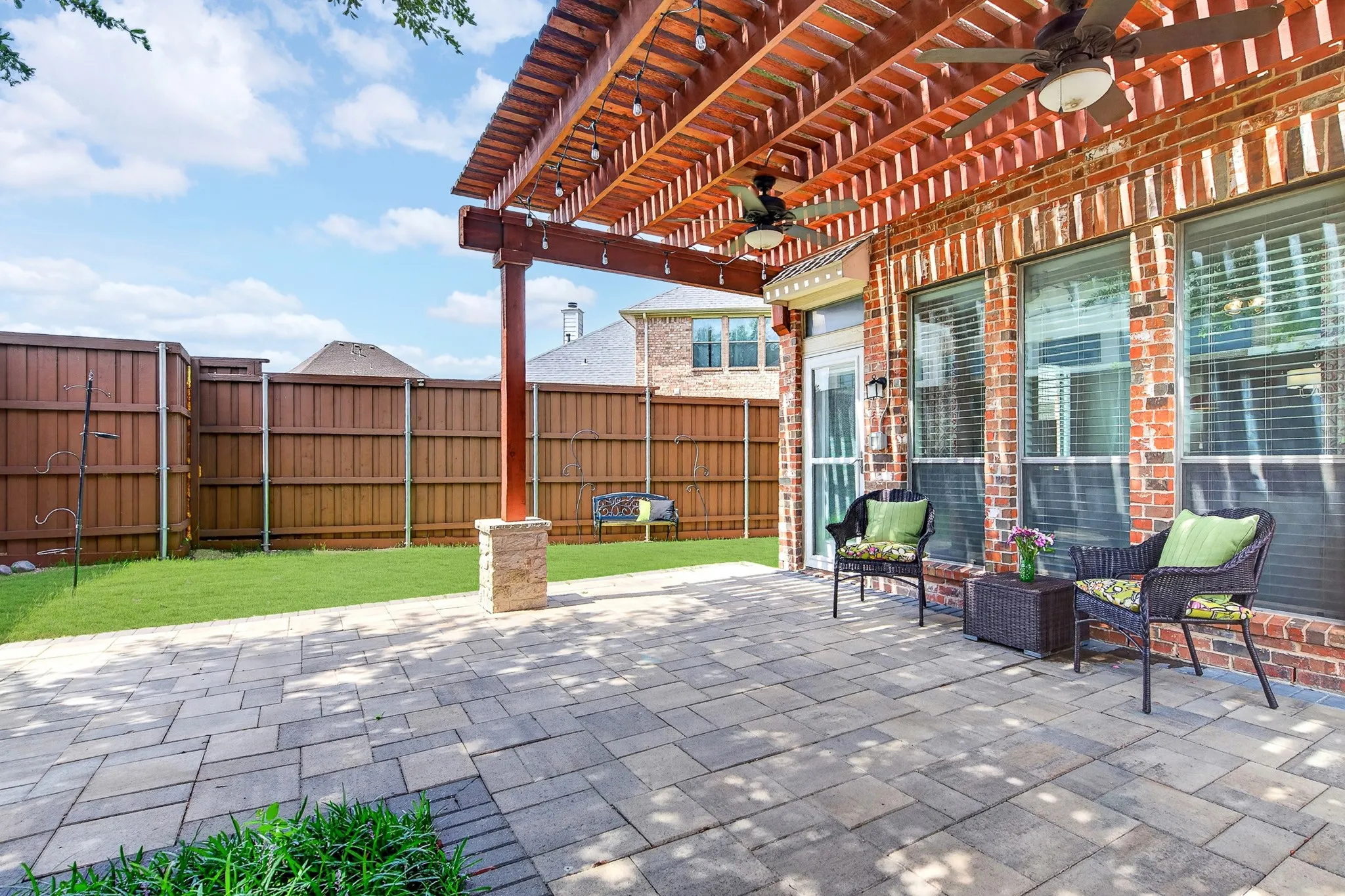 Single Family Residence For Sale in Collin County , 10906 Ascot Drive, Frisco, Texas 75033, 5 Bedroom, 3 Bathroom, 2 Garage spaces, 3,147 Sqft, built in 2006, mls#21309936, Real Estate Agent in Frisco, Homes For Sale in Collin county, Homes For Sale in Frisco, Realtor in Frisco Texas, Real Estate Brokerage Independent Realty Texas, Luminita Cordes Realtor