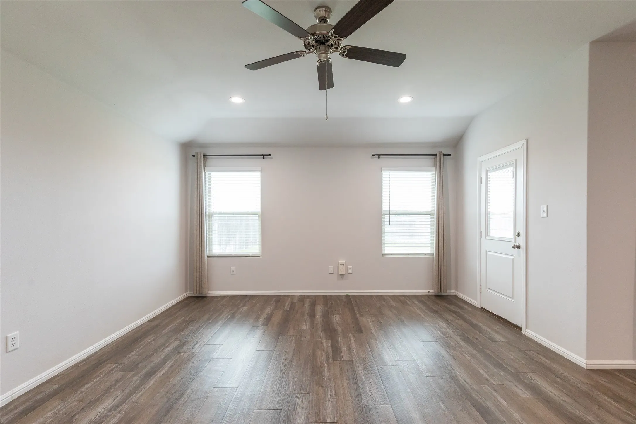 Single Family Residence For Rent in Taylor County , 3009 Spring Break Drive, Abilene, Texas 79606, 5 Bedroom, 2 Bathroom, 2 Garage spaces, 1,947 Sqft, built in 2023, mls#21309976, Real Estate Agent in Abilene, Homes For Rent in Taylor county, Homes For Rent in Abilene, Realtor in Abilene Texas, Real Estate Brokerage Independent Realty Texas, Luminita Cordes Realtor