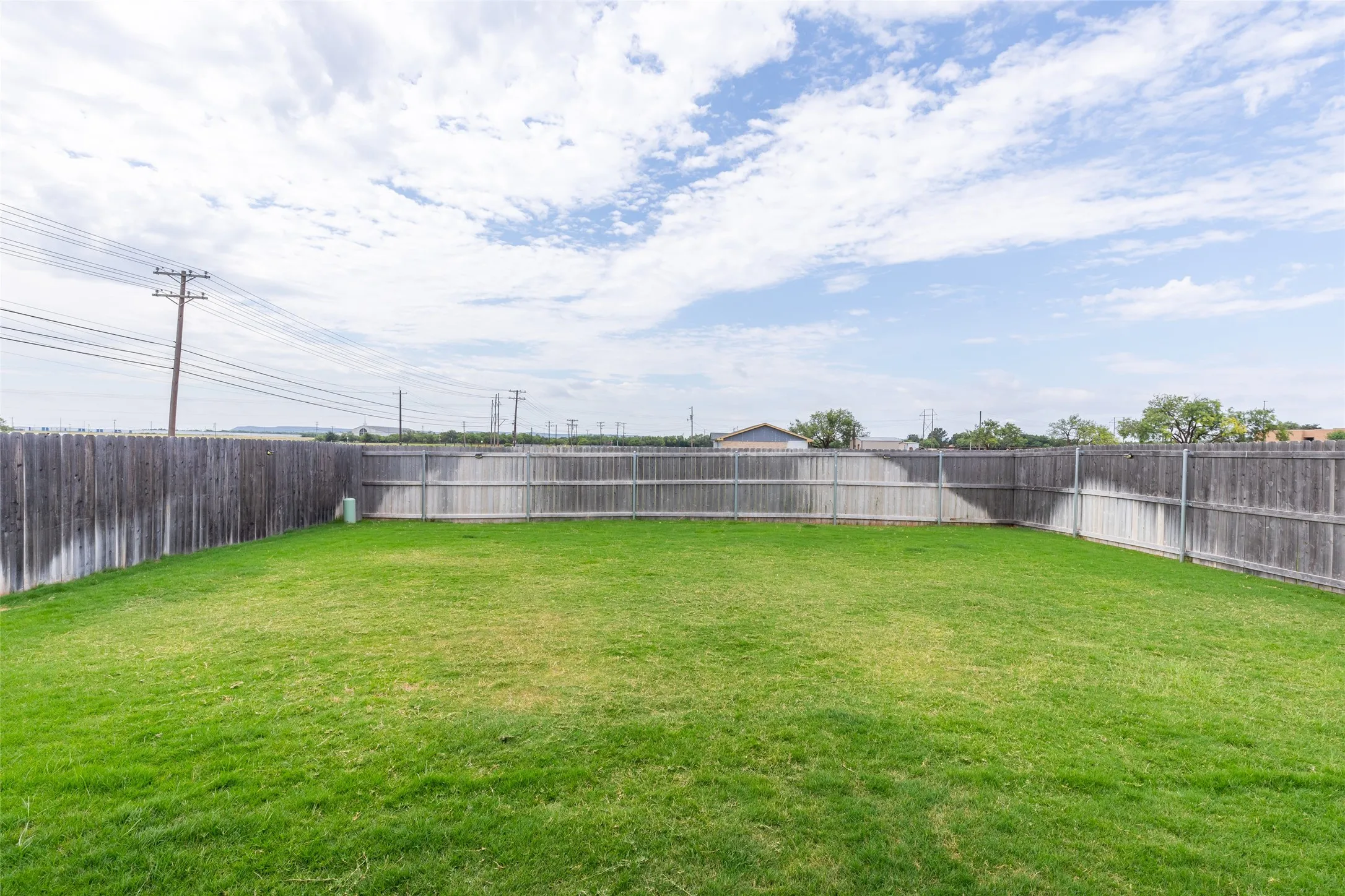 Single Family Residence For Rent in Taylor County , 3009 Spring Break Drive, Abilene, Texas 79606, 5 Bedroom, 2 Bathroom, 2 Garage spaces, 1,947 Sqft, built in 2023, mls#21309976, Real Estate Agent in Abilene, Homes For Rent in Taylor county, Homes For Rent in Abilene, Realtor in Abilene Texas, Real Estate Brokerage Independent Realty Texas, Luminita Cordes Realtor