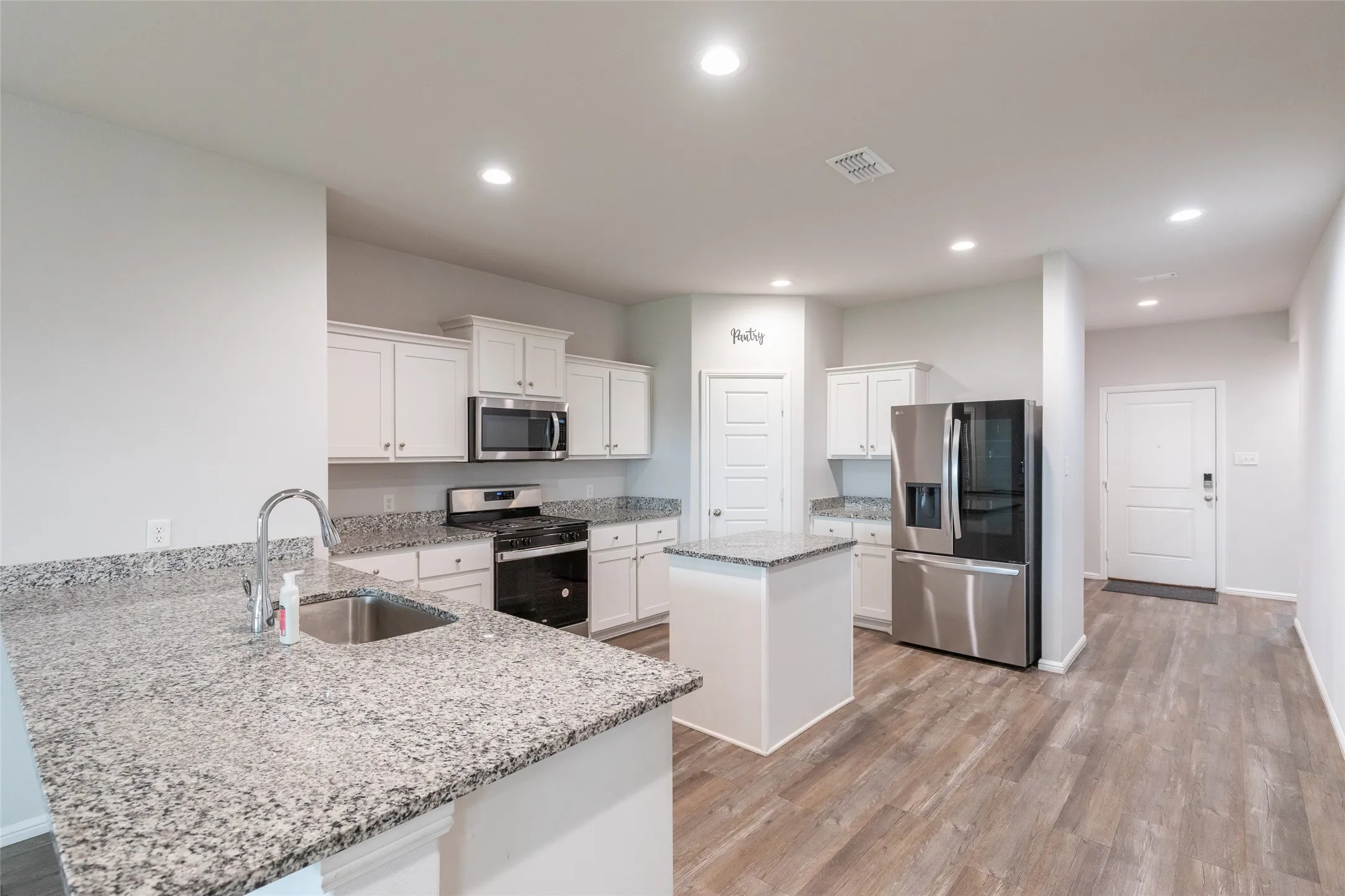 Single Family Residence For Rent in Taylor County , 3009 Spring Break Drive, Abilene, Texas 79606, 5 Bedroom, 2 Bathroom, 2 Garage spaces, 1,947 Sqft, built in 2023, mls#21309976, Real Estate Agent in Abilene, Homes For Rent in Taylor county, Homes For Rent in Abilene, Realtor in Abilene Texas, Real Estate Brokerage Independent Realty Texas, Luminita Cordes Realtor